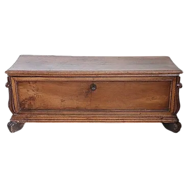 Ancient chest in solid walnut '700
