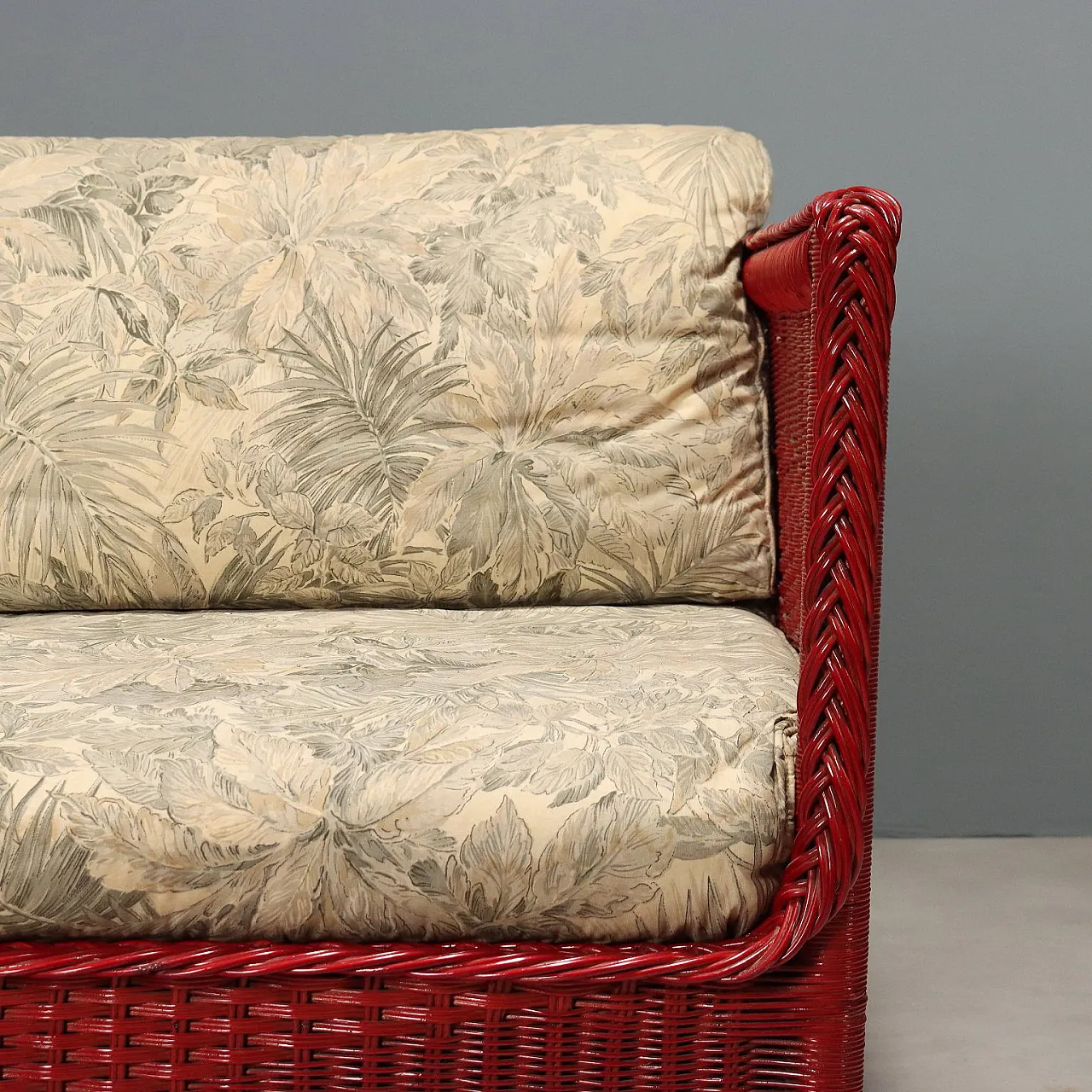 Divano a 2 posti in vimini rosso con cuscini imbottiti, anni '80 5