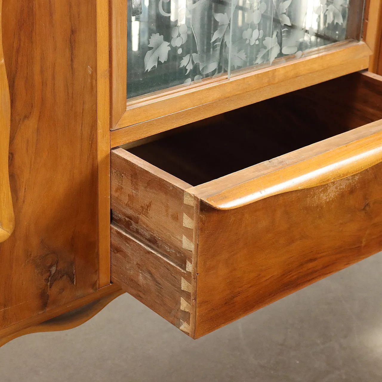 Buffet cabinet with glass top and mirrored bar compartment, 1950s 7