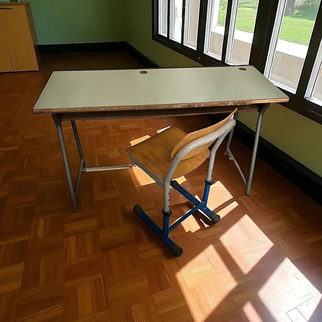 Scrivania e sedia per bambini francese di metà secolo, anni '70 2