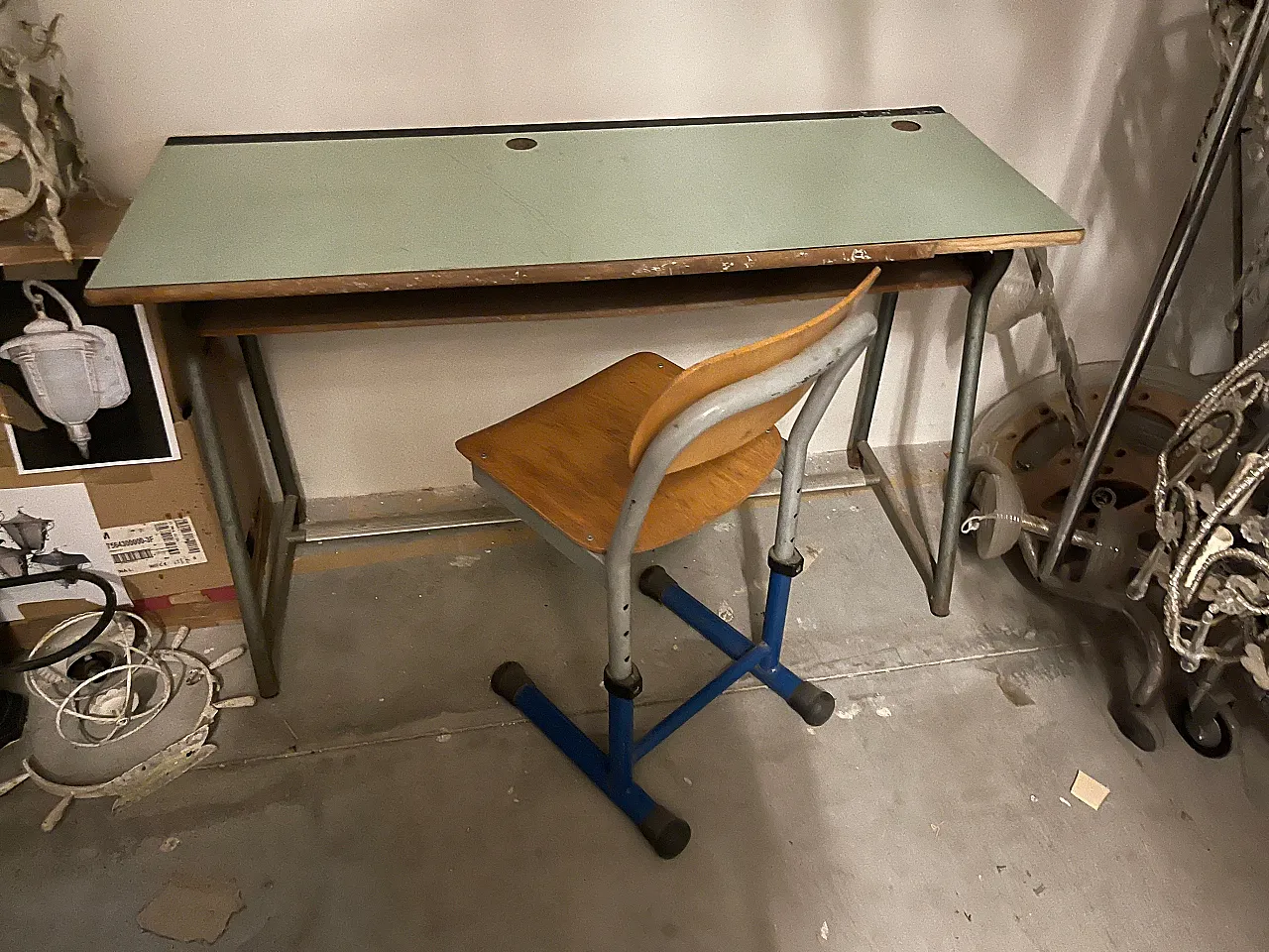 Scrivania e sedia per bambini francese di metà secolo, anni '70 5