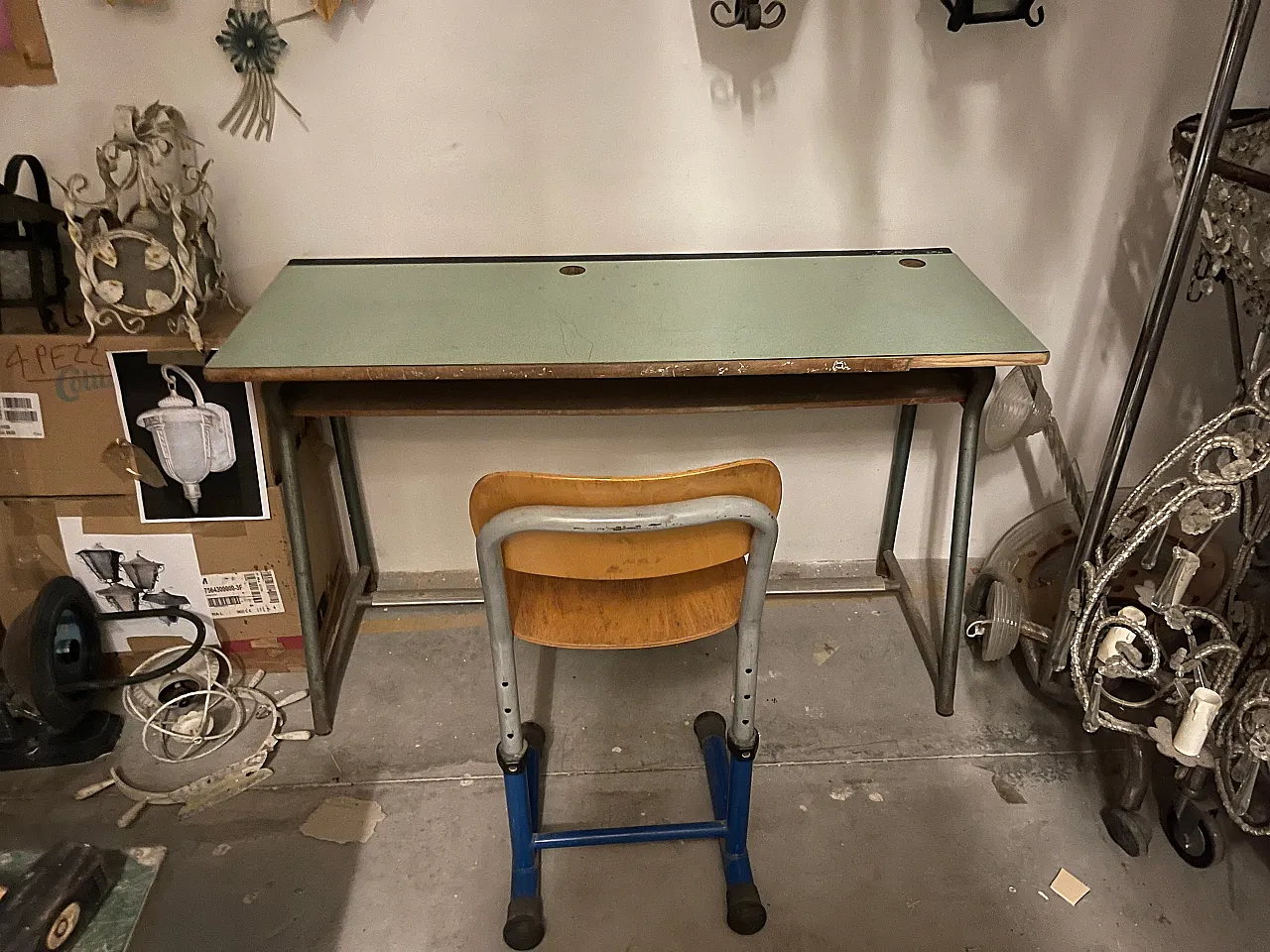 Scrivania e sedia per bambini francese di metà secolo, anni '70 11