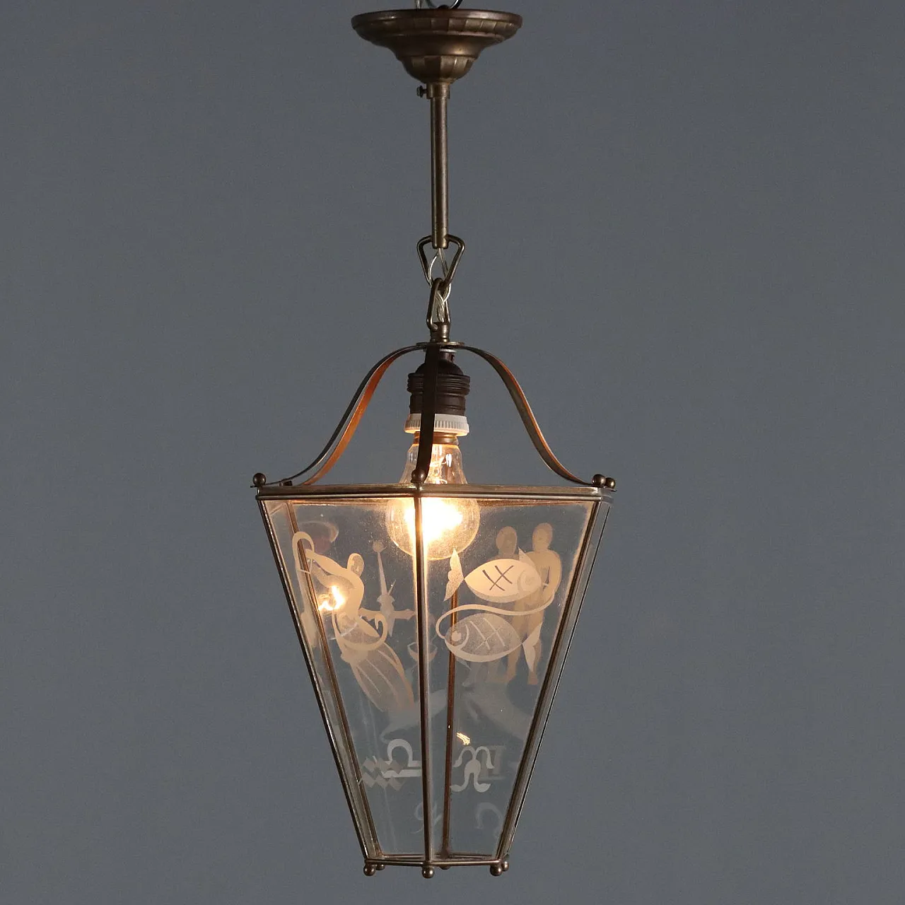 Lanterna a forma di piramide rovesciata in metallo, '900 1