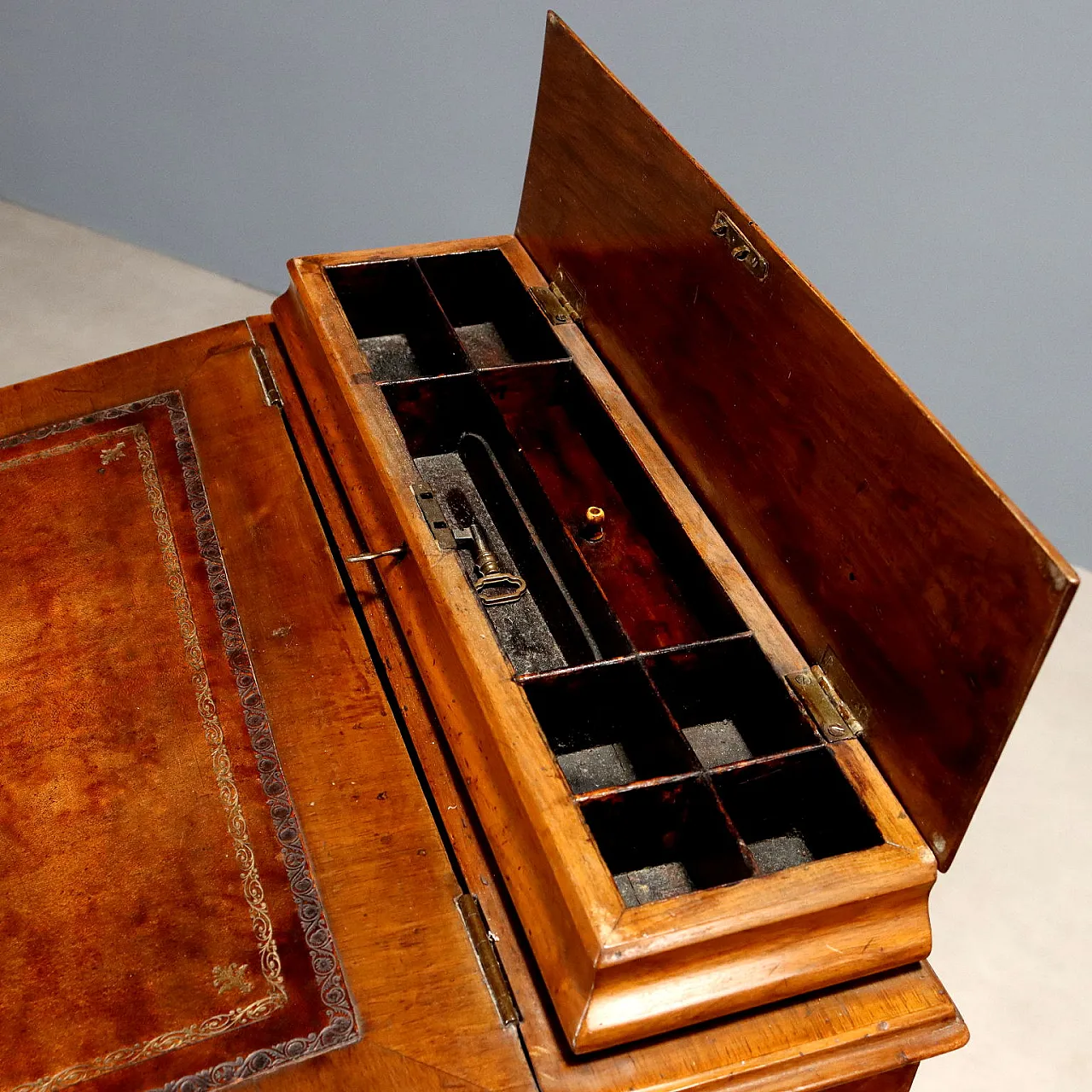 Desk di scrittura in noce Daepport, '800 5