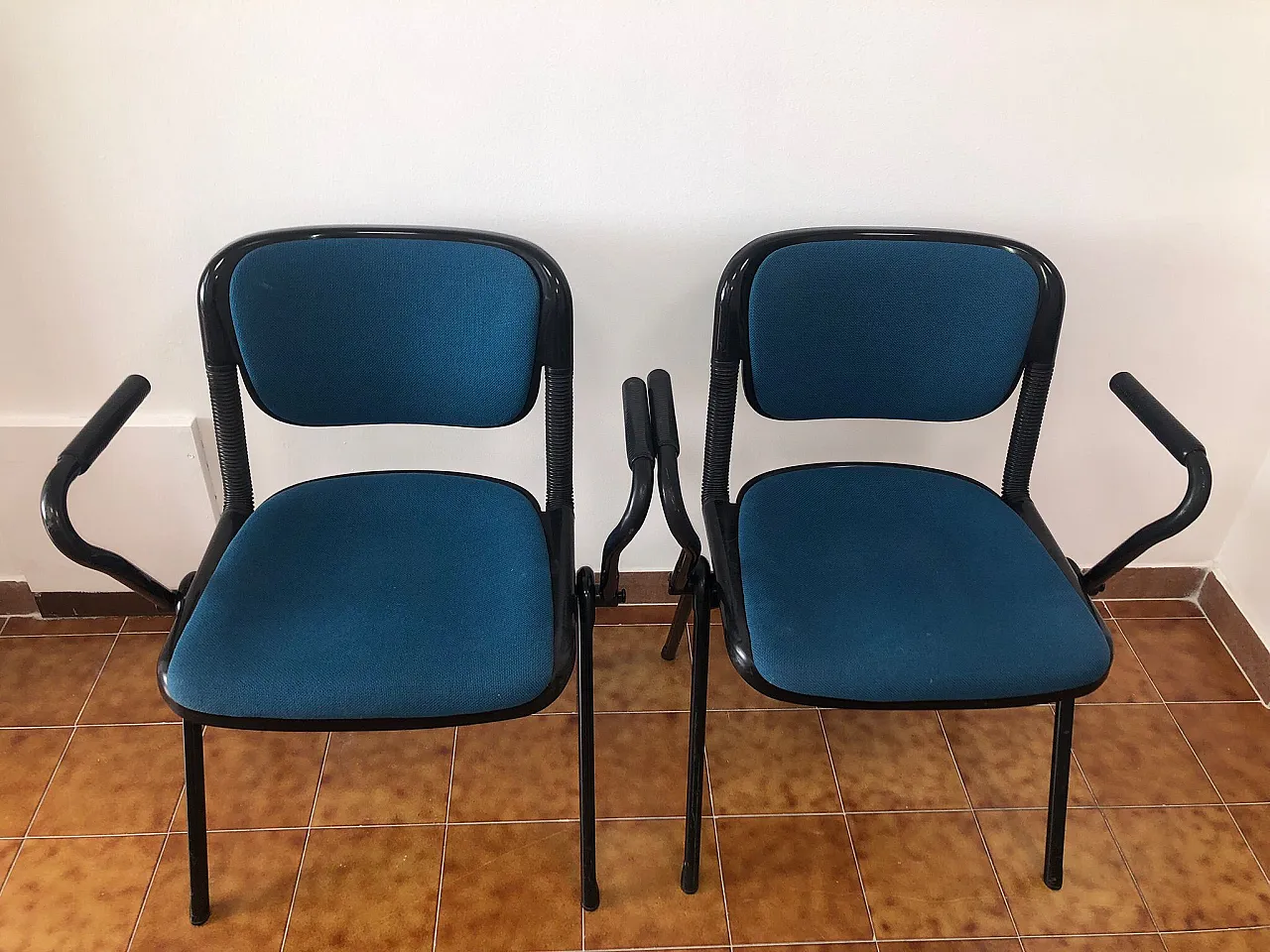 Pair of System vertebra chairs for Openark Castelli, 1990 3