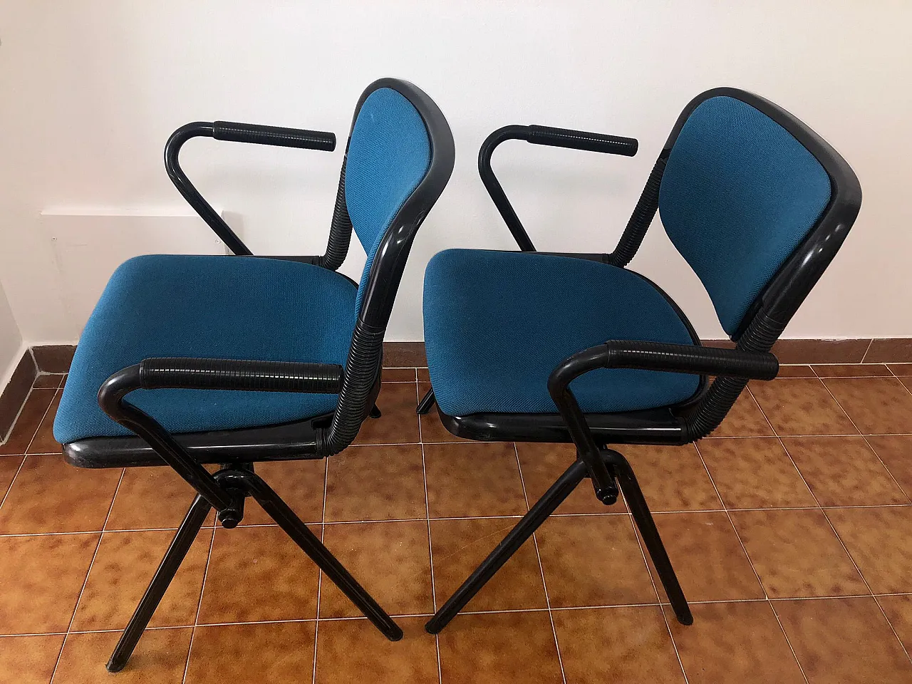 Pair of System vertebra chairs for Openark Castelli, 1990 11