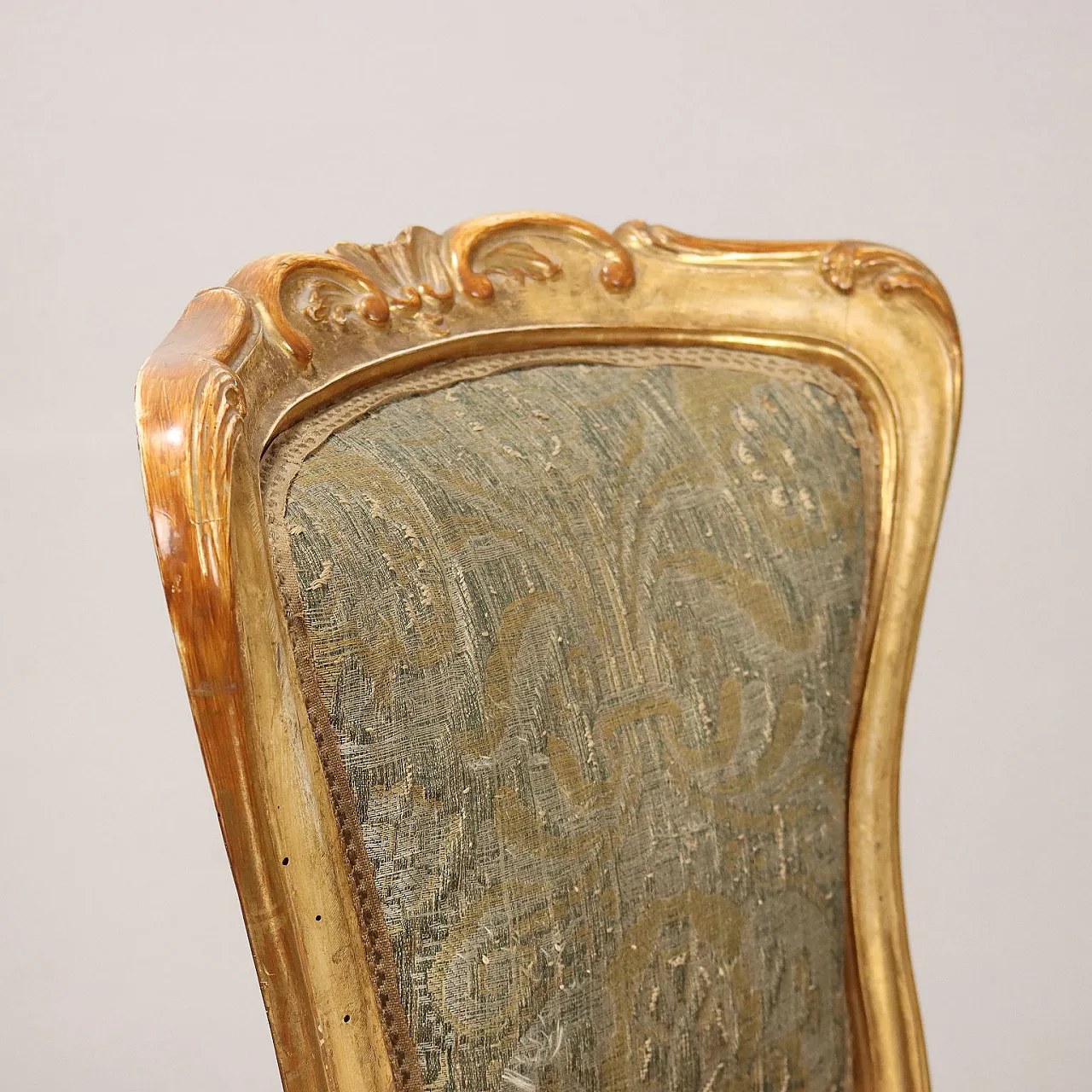 Pair of laquered and gilded chairs with wiggly legs, 19th century 4