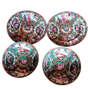 4 ciotole con piatti in porcellana con medaglione rosa, anni '30