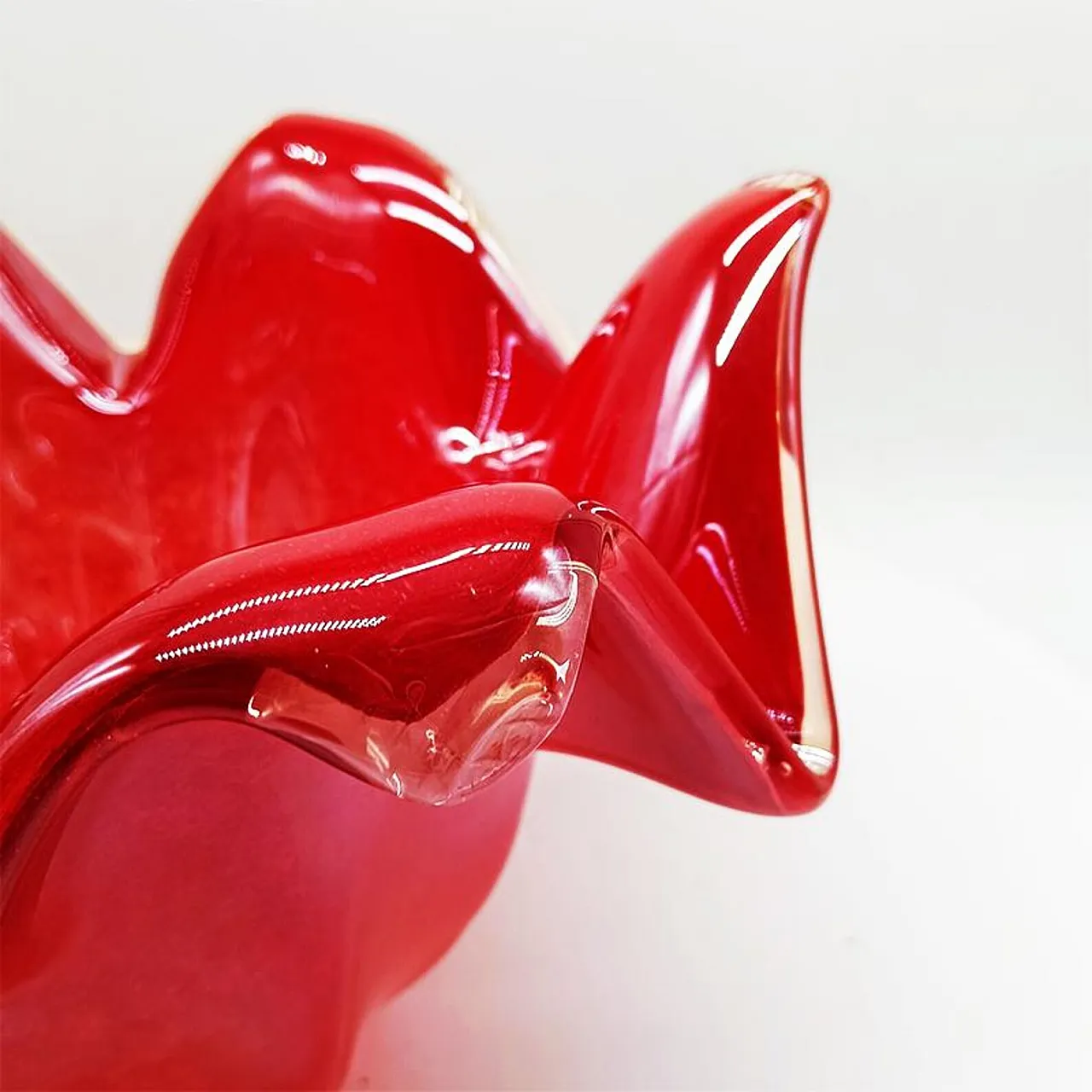 Glossy red jacketed vase in hand worked Murano glass, 2000s 5