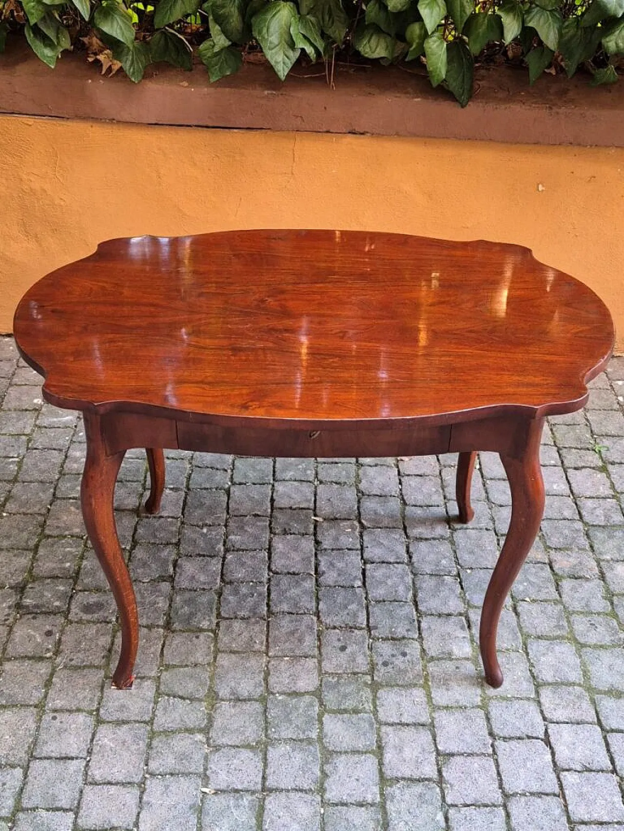 Placue table in walnut wood, 19th century 1