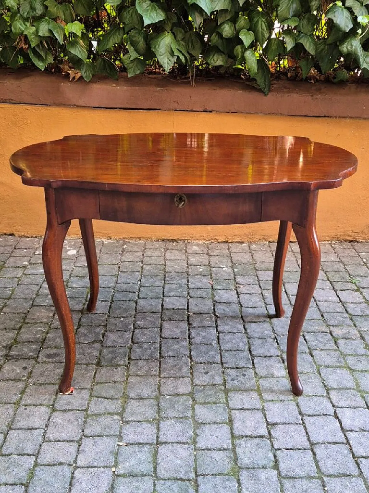 Placue table in walnut wood, 19th century 3