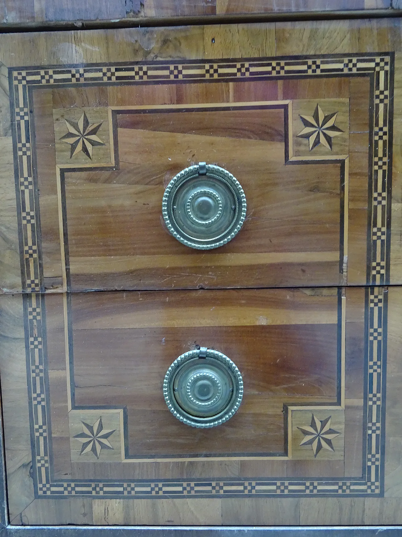 Louis XVI chest of drawers in inlaid cherry, second half 18th century 2