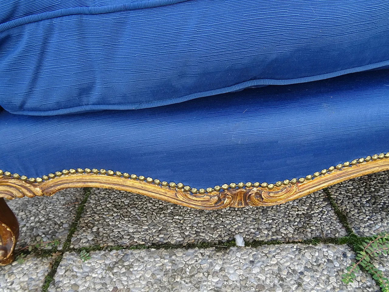 Louis XV style sofa gilded with blue padding, 20th century 3