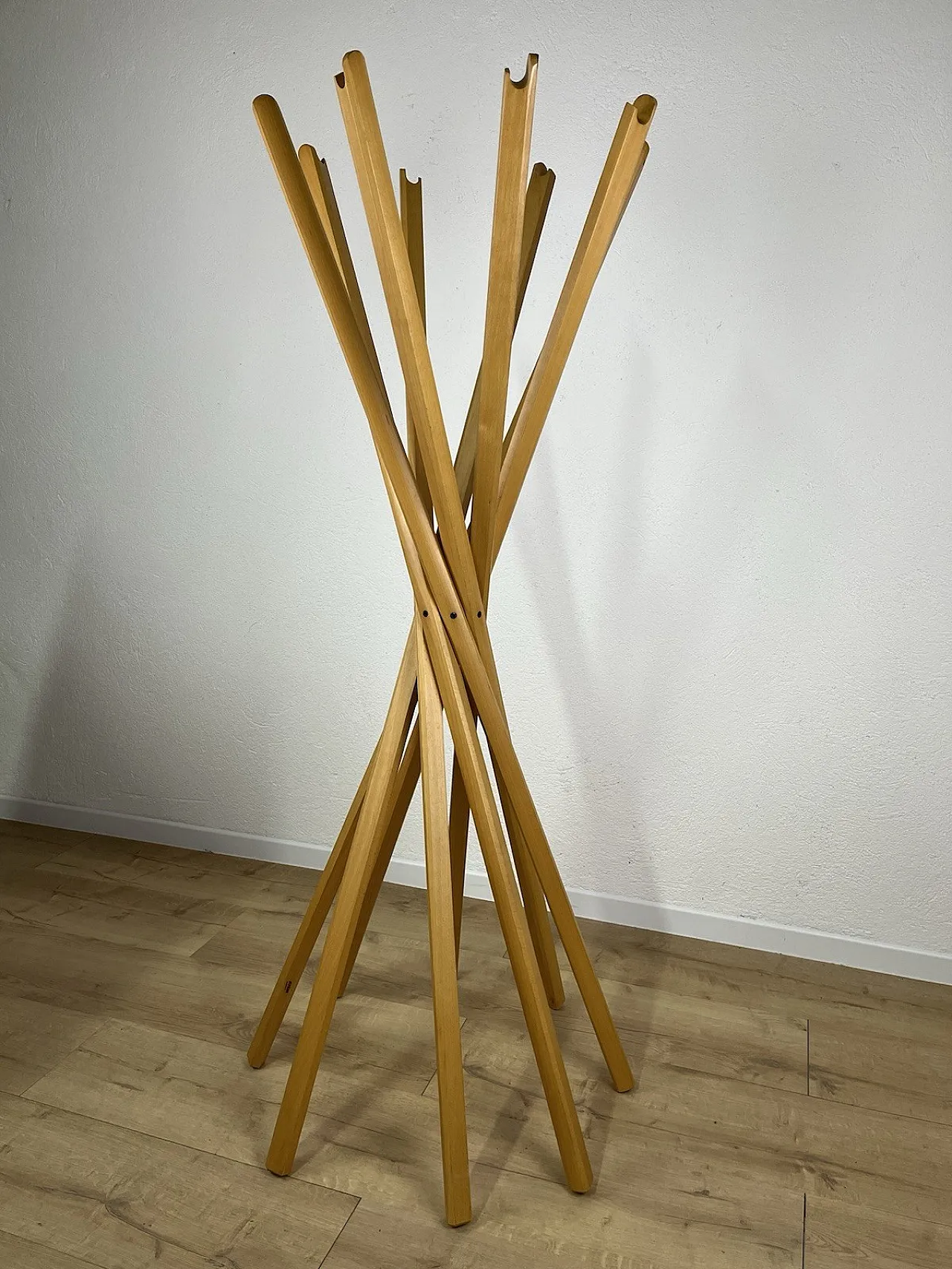 Sciangai clothhanger by Zanotta wood, 70s 4