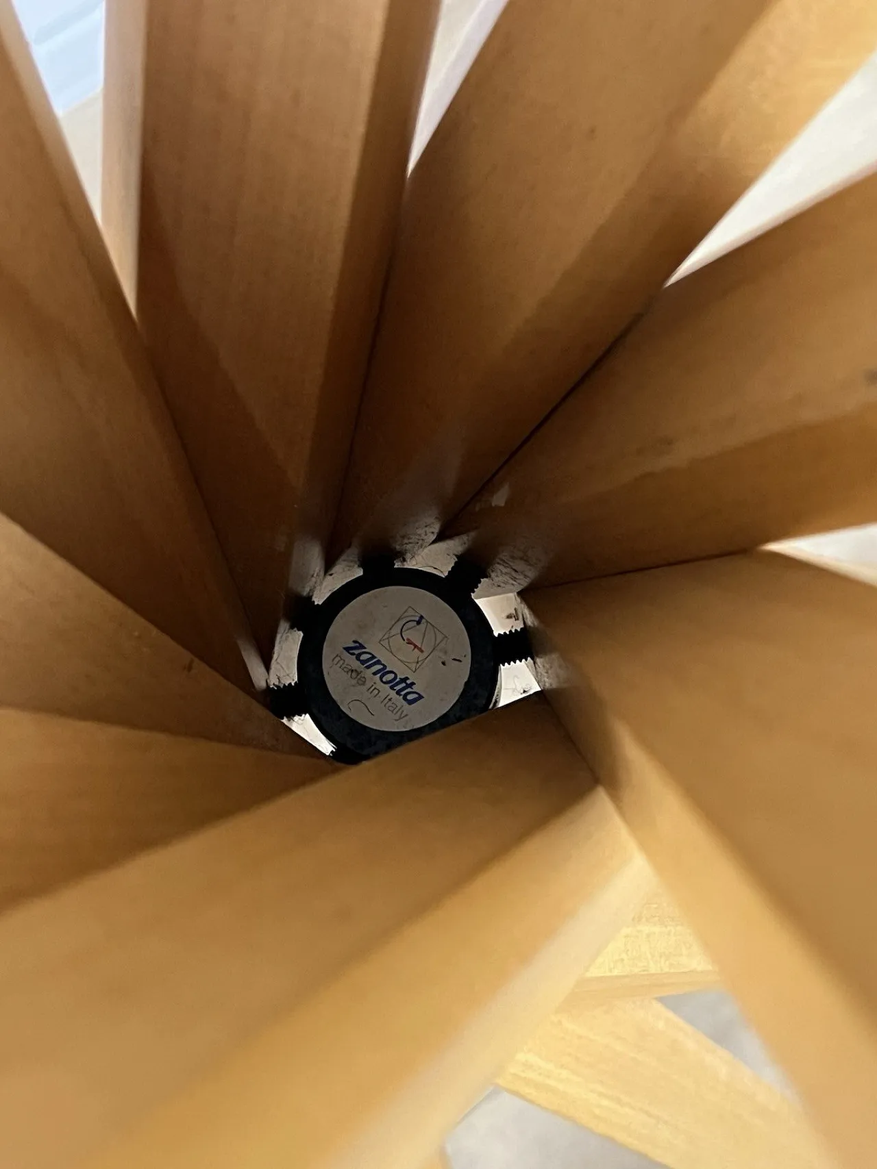 Sciangai clothhanger by Zanotta wood, 70s 11