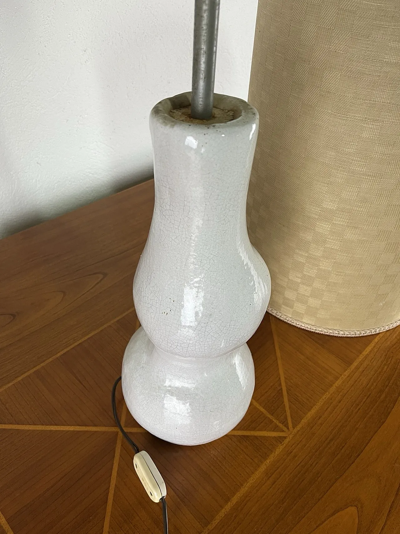 Lampada da tavolo in ceramica e in tessuto, anni '70 11