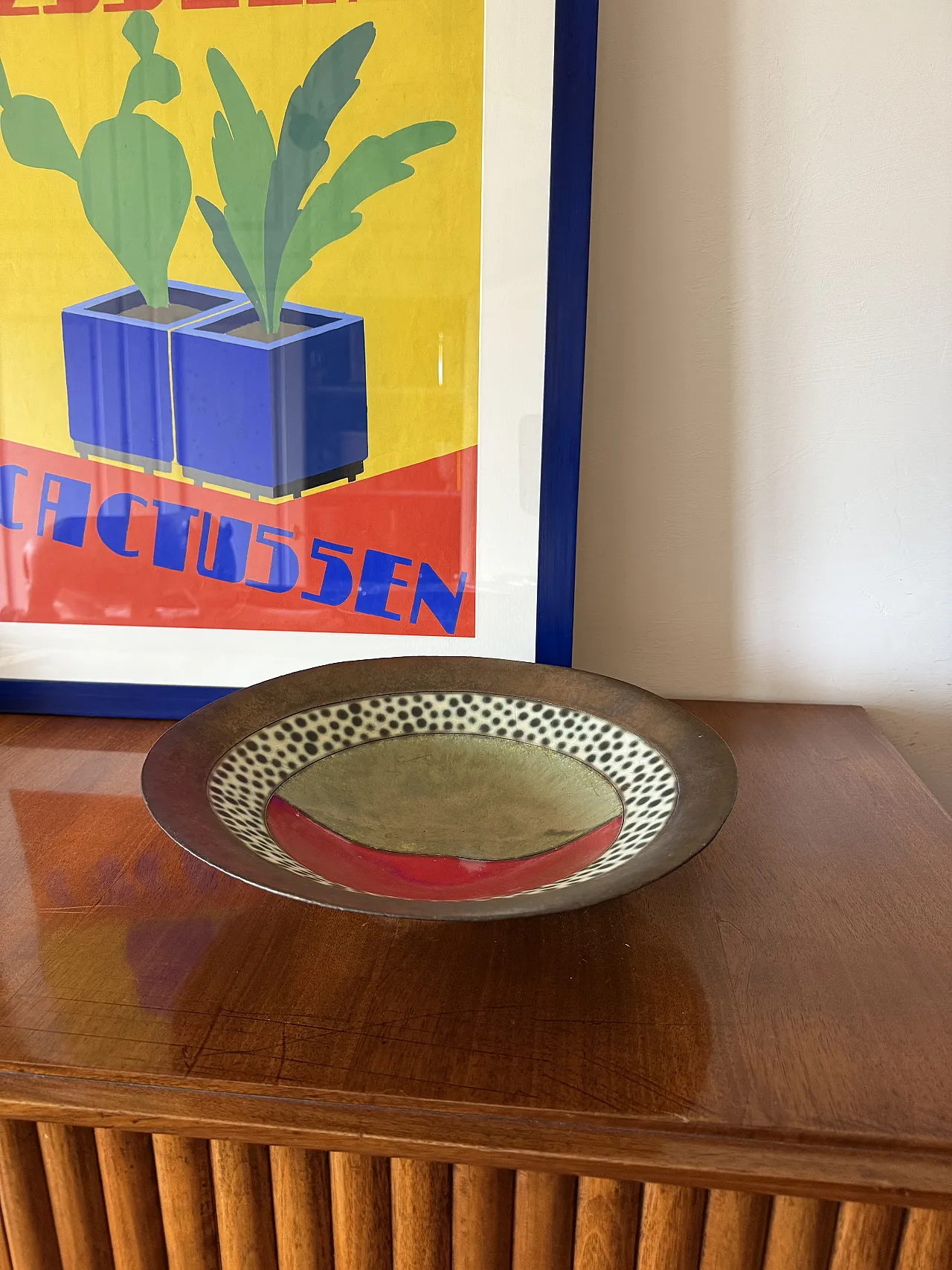 Mid-Century ceramic bowl, France's France 3