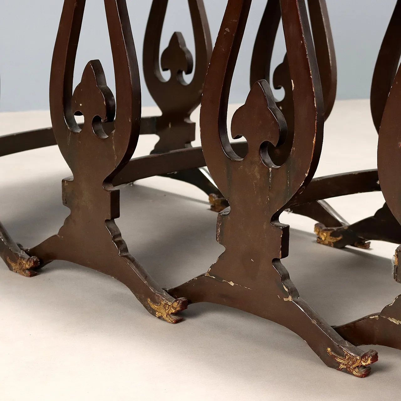 4 Chinoiserie tables, 19th century 5