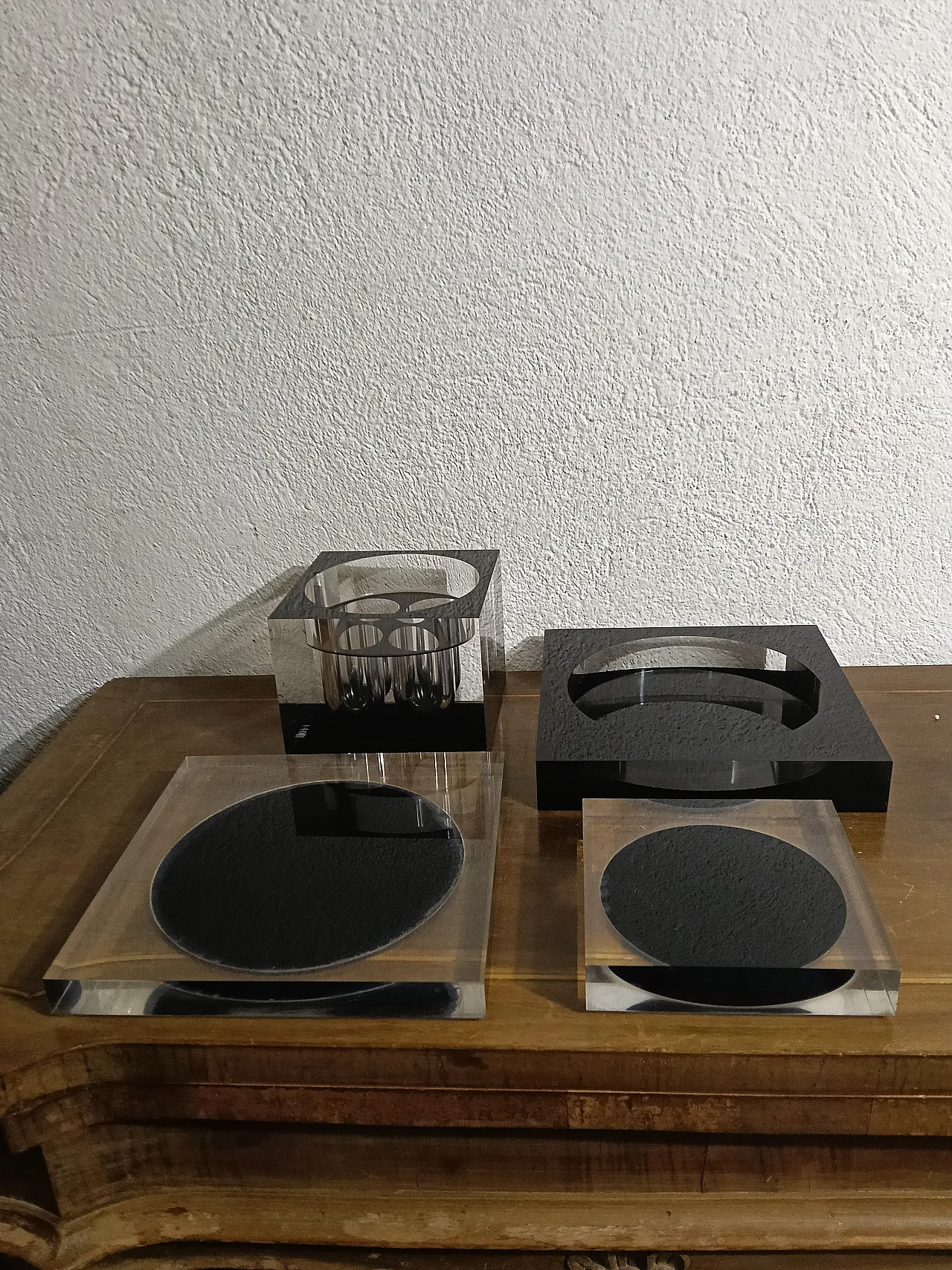 Money & Scati milan two boxes in plexiglass design swallow knuth 1975 2