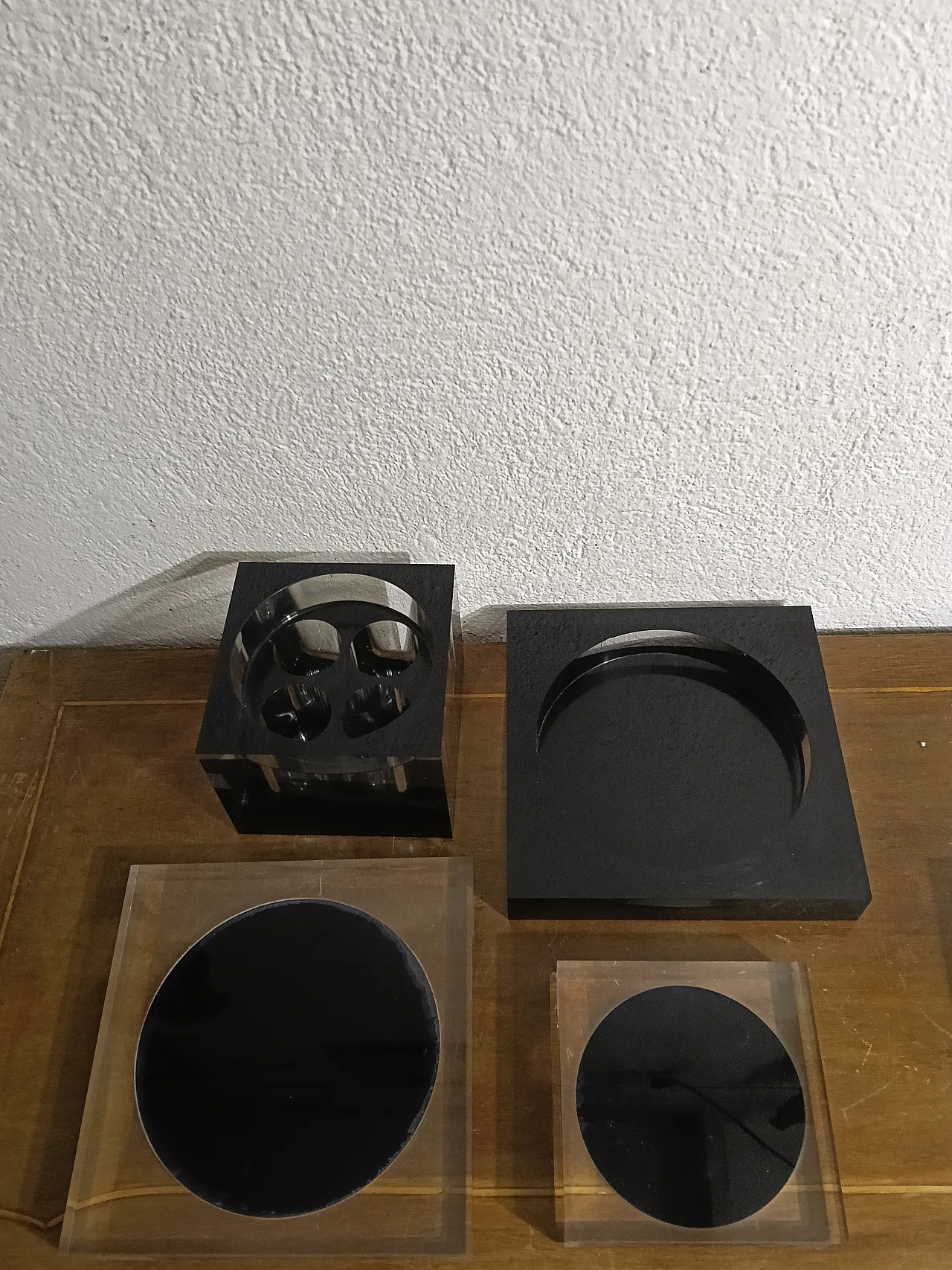 Money & Scati milan two boxes in plexiglass design swallow knuth 1975 3