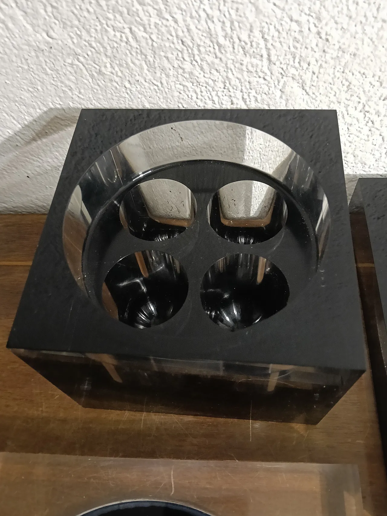 Money & Scati milan two boxes in plexiglass design swallow knuth 1975 4