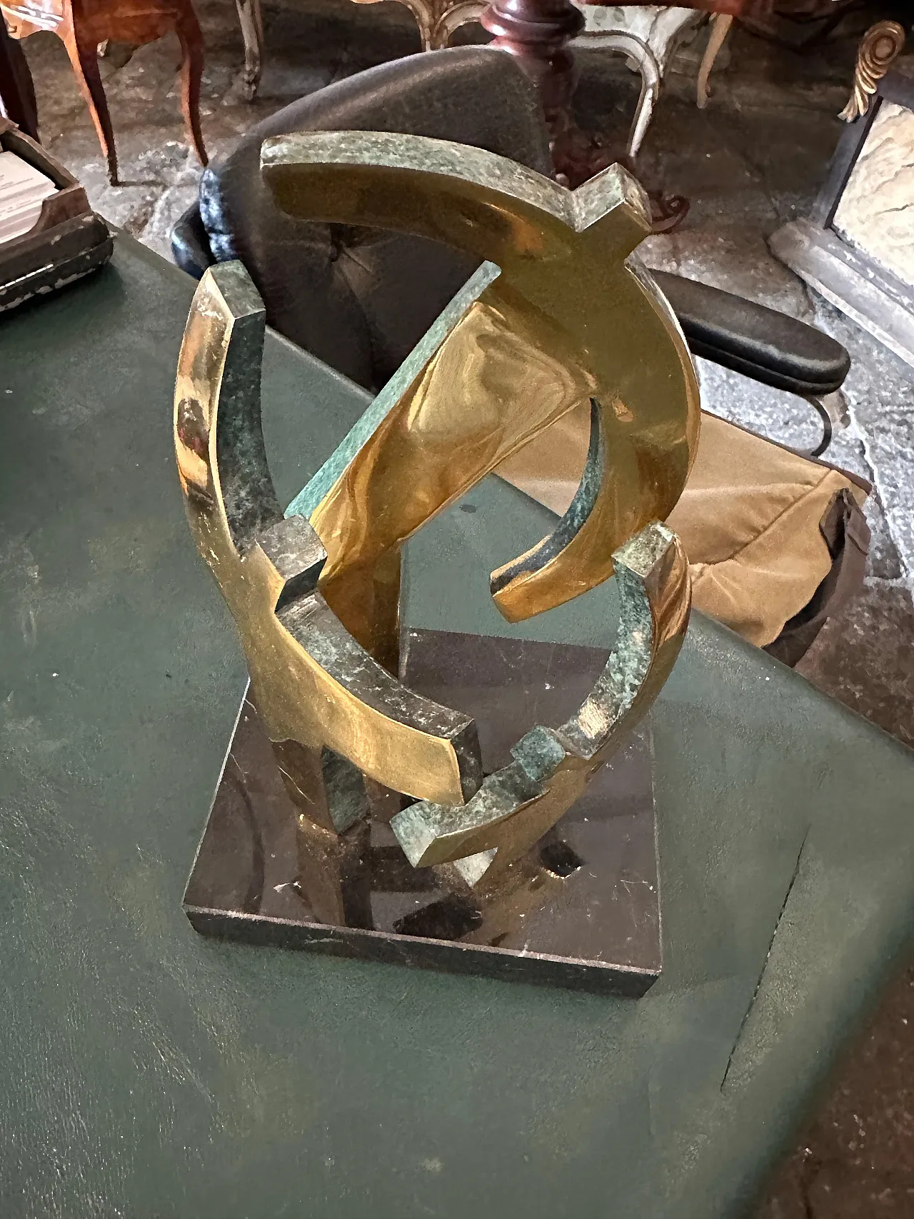 Gilded bronze and marble sculpture by Gaudio, 1990s 11