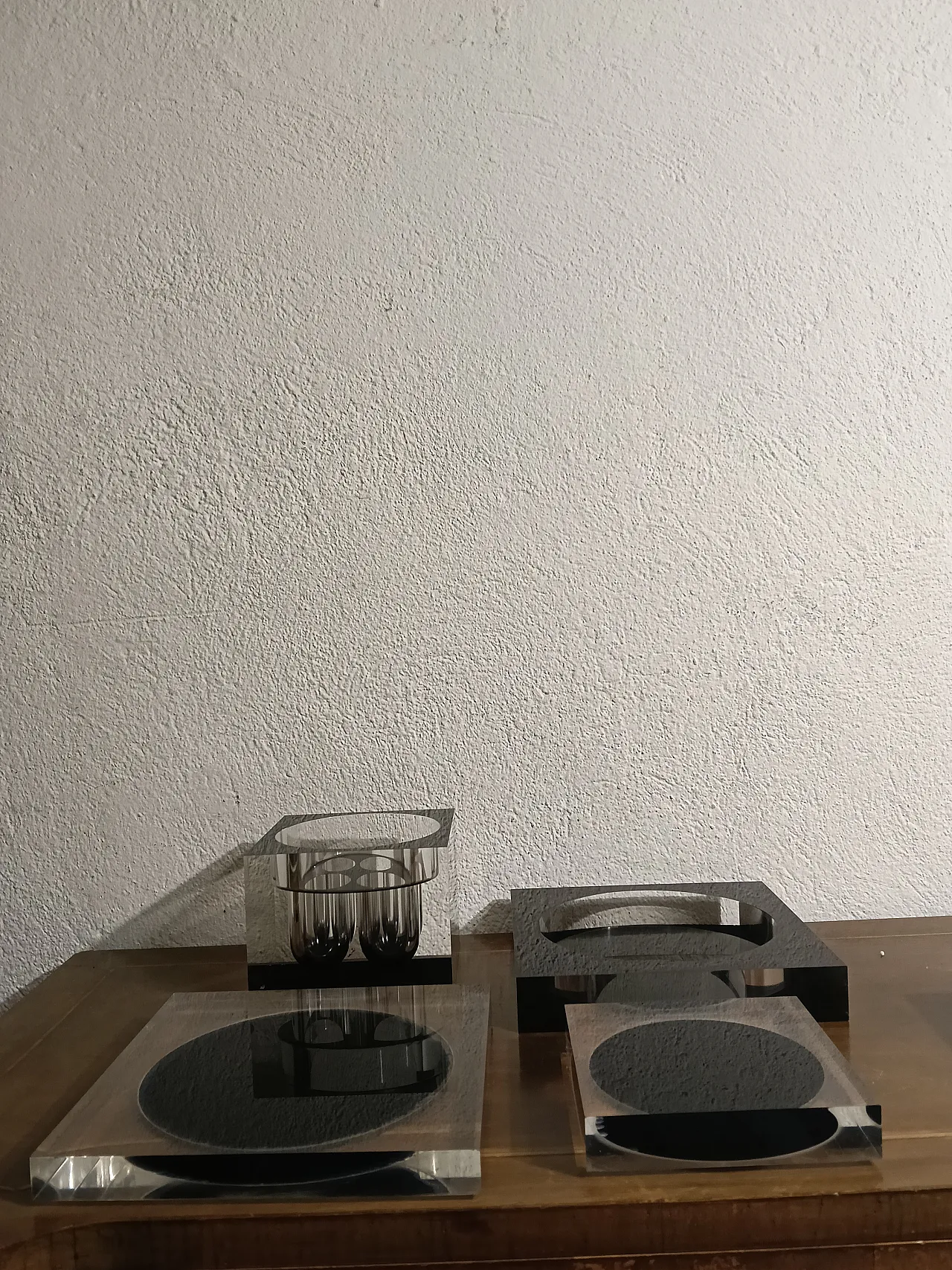 Money & Scati milan two boxes in plexiglass design swallow knuth 1975 6