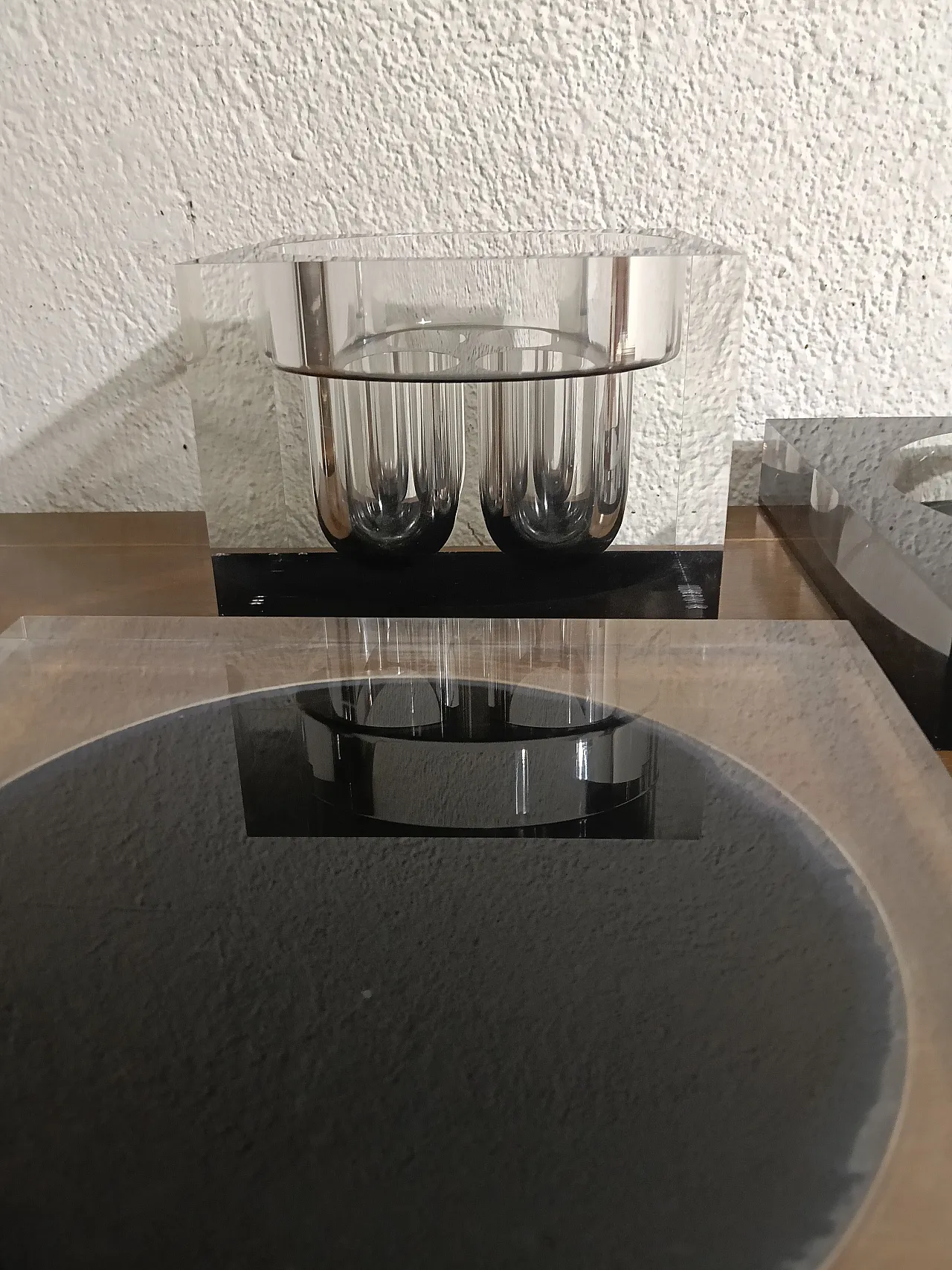 Money & Scati milan two boxes in plexiglass design swallow knuth 1975 7