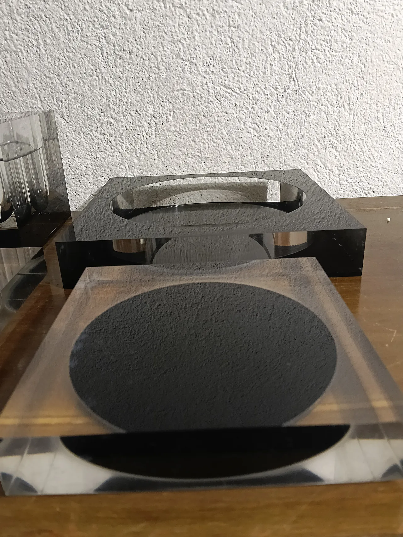 Money & Scati milan two boxes in plexiglass design swallow knuth 1975 8