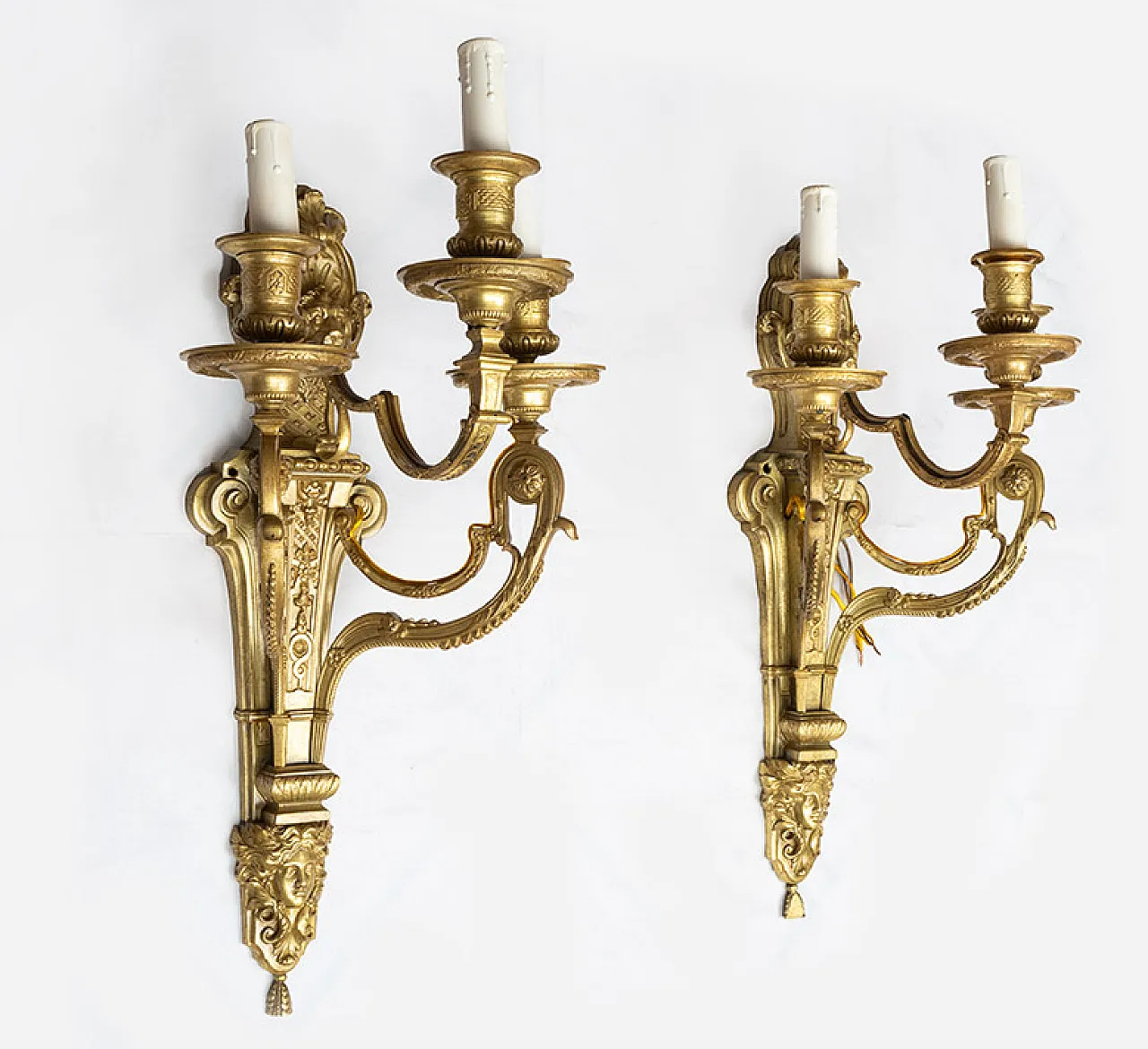 Pair of French III French wall lights in golden bronze bronze, 19th c. 4