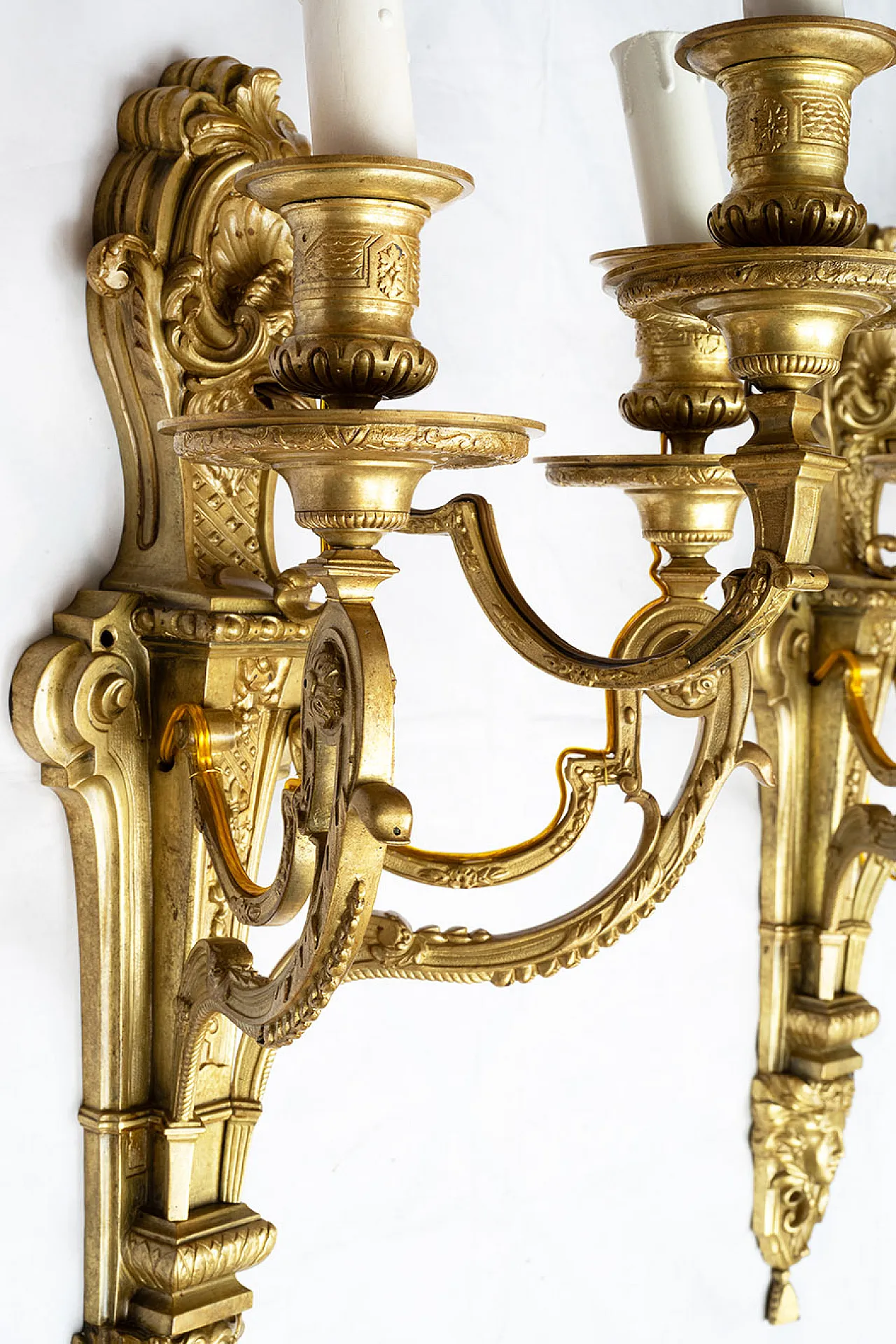 Pair of French III French wall lights in golden bronze bronze, 19th c. 5