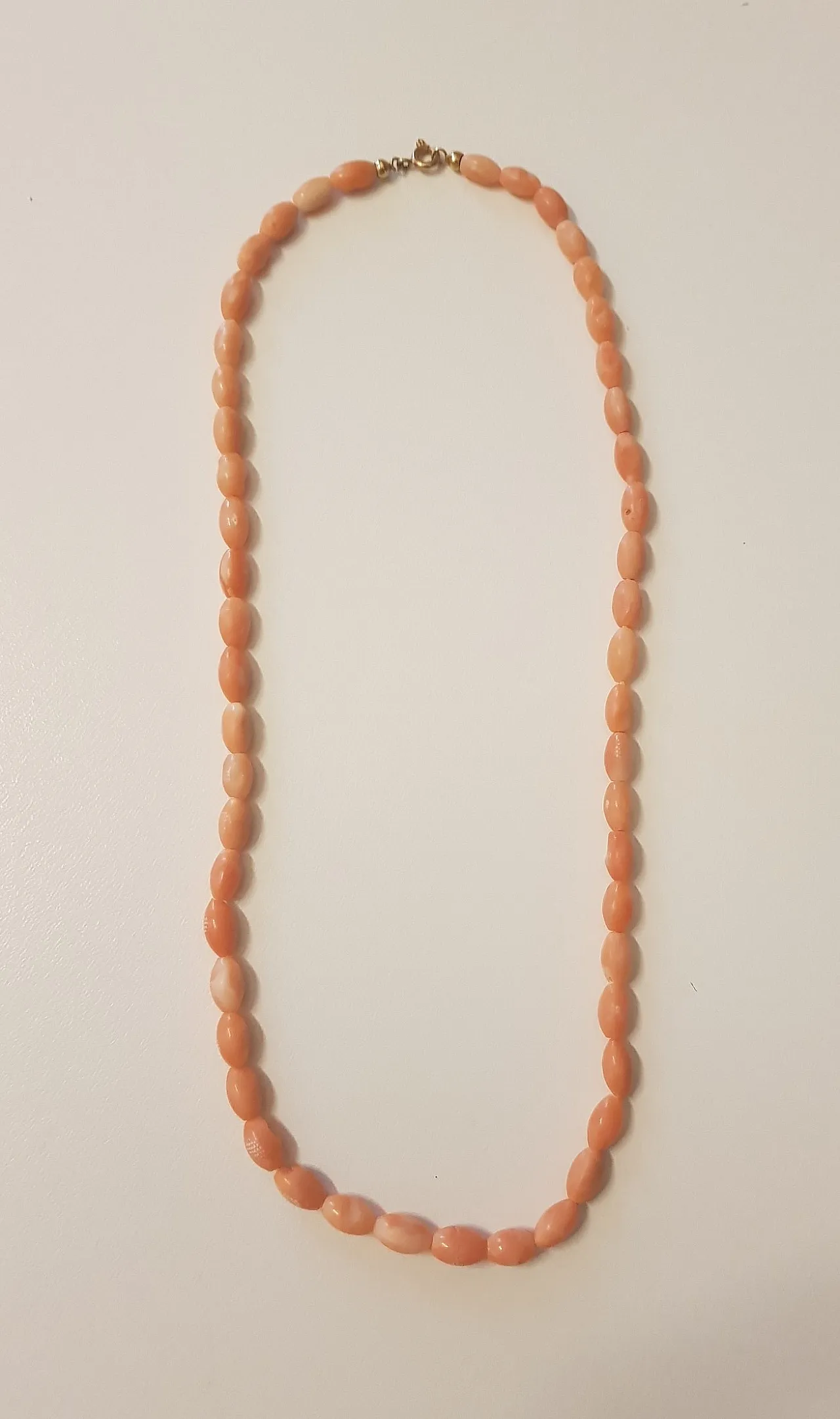 Coral necklace with 18kt gold closure 4