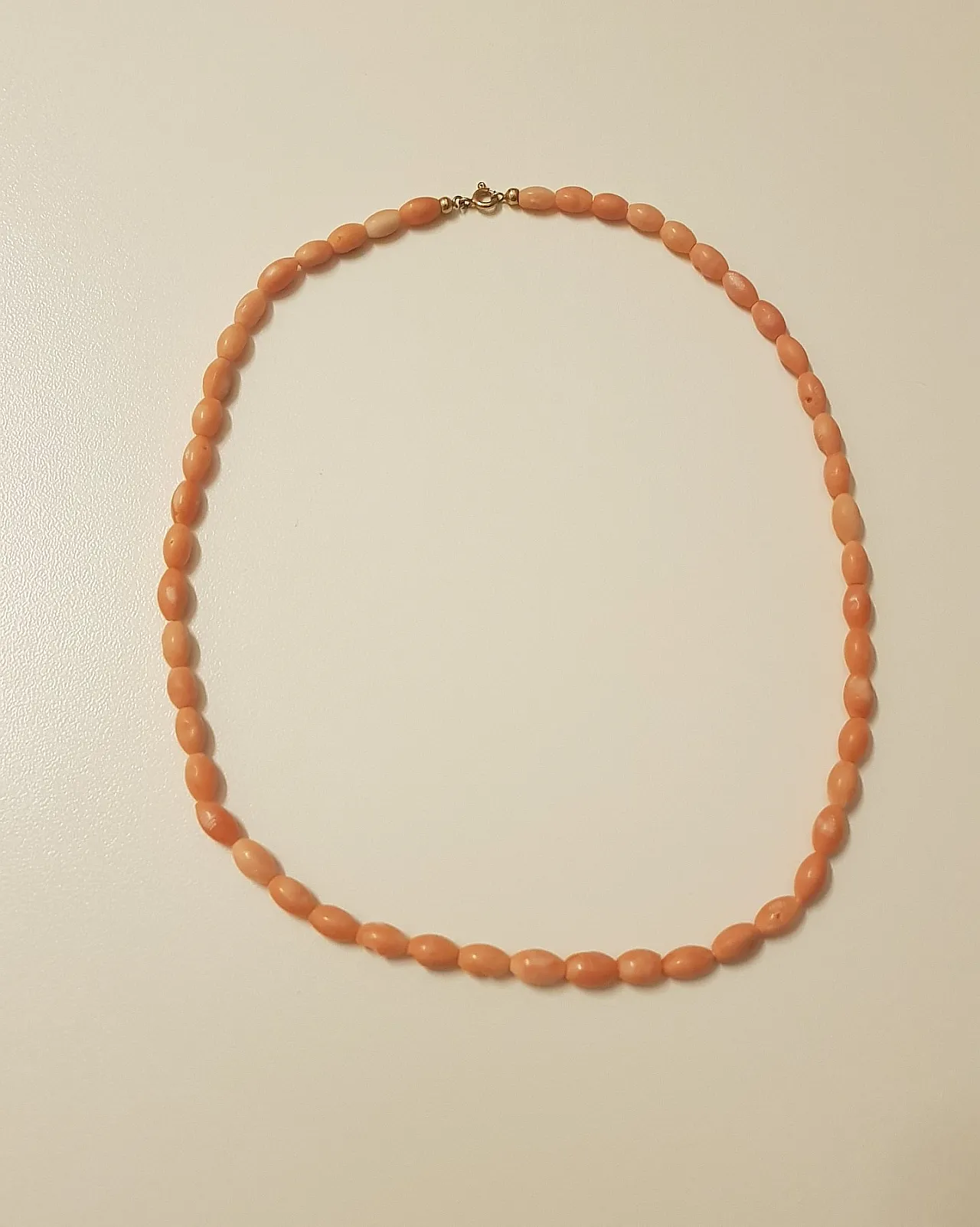 Coral necklace with 18kt gold closure 6