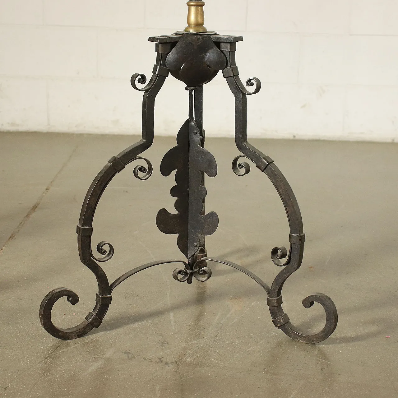Pair of wrought iron torches, 19th century 7