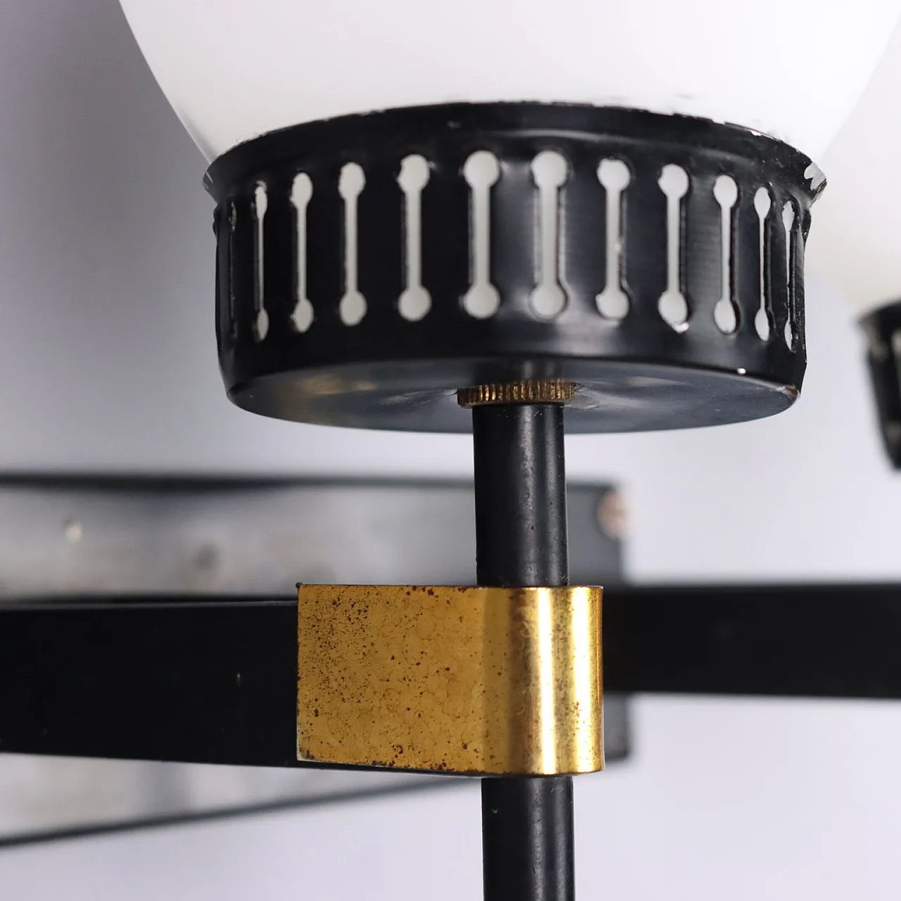 Lampada da parete in metallo e ottone, anni '60 6