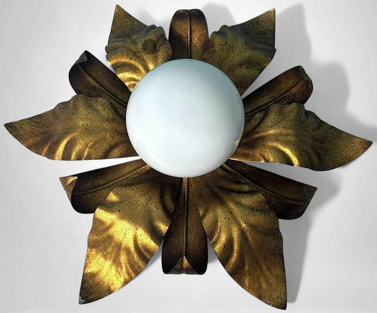 Lampada da soffitto in ottone dorato e vetro opalino, metà '900 6