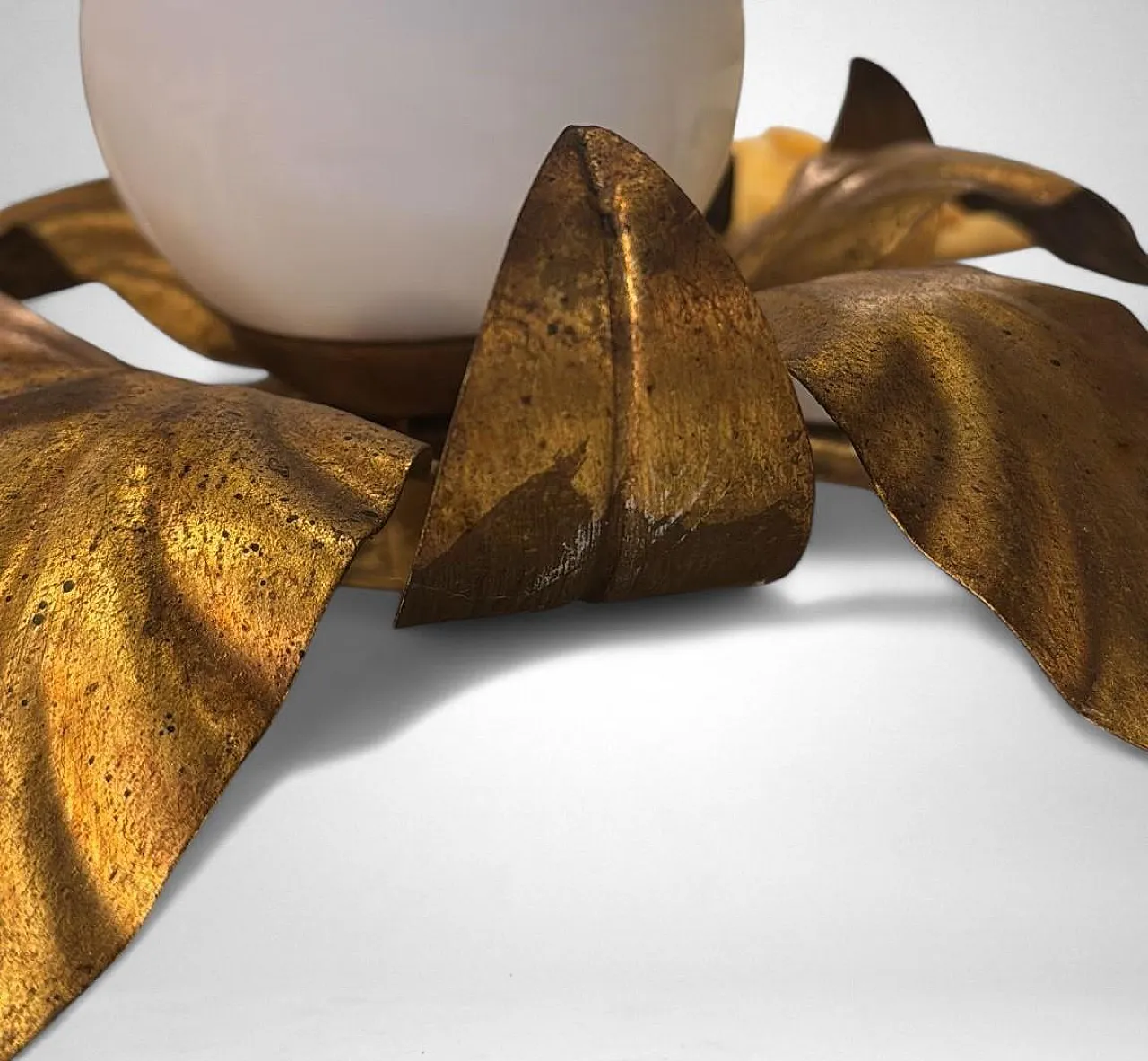 Lampada da soffitto in ottone dorato e vetro opalino, metà '900 15