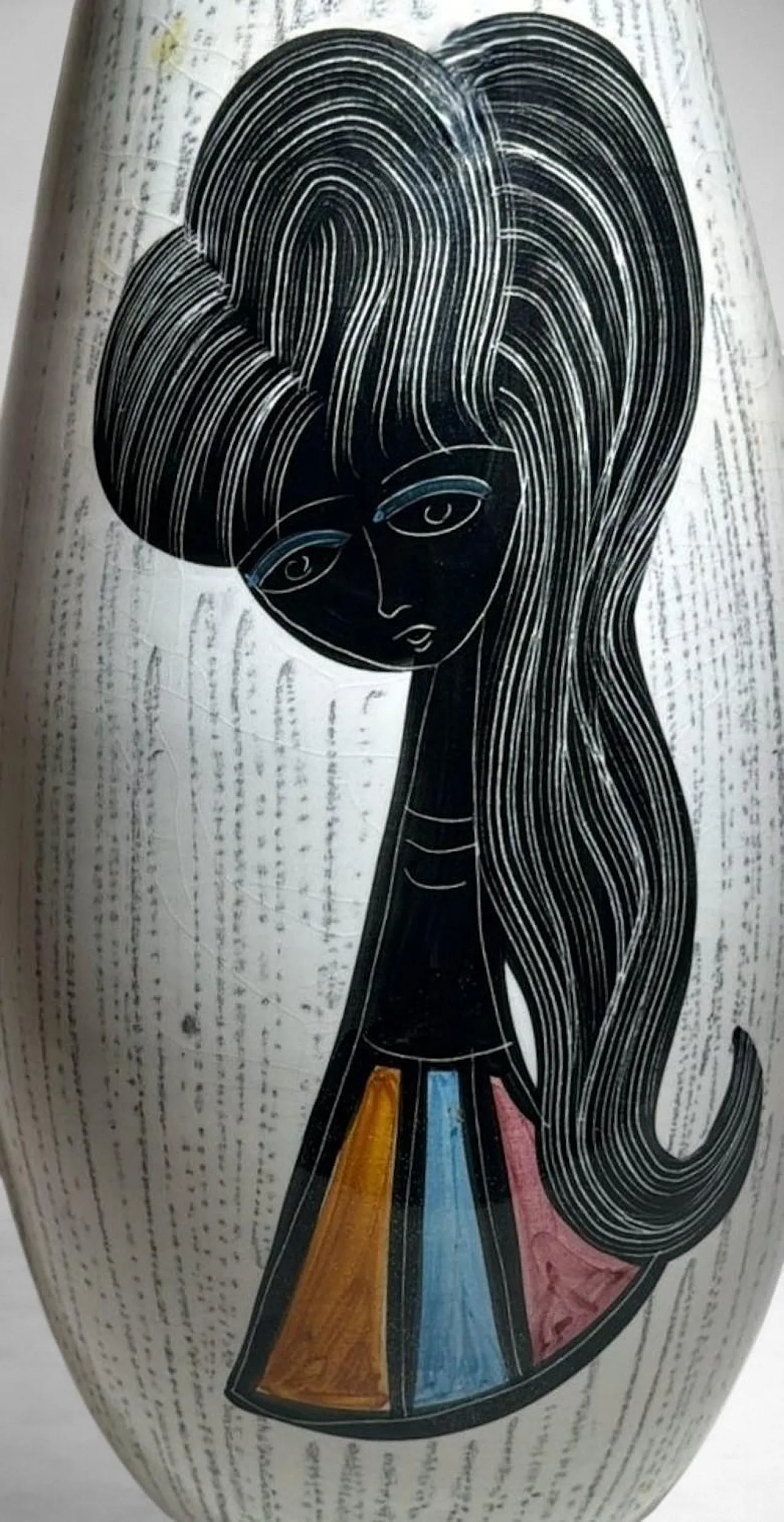 Vaso in ceramica con ragazza stilizzata e motivi geometrici, anni '60 7