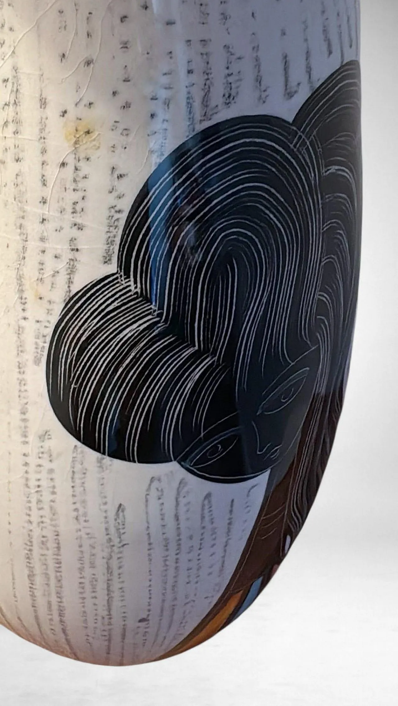 Vaso in ceramica con ragazza stilizzata e motivi geometrici, anni '60 12