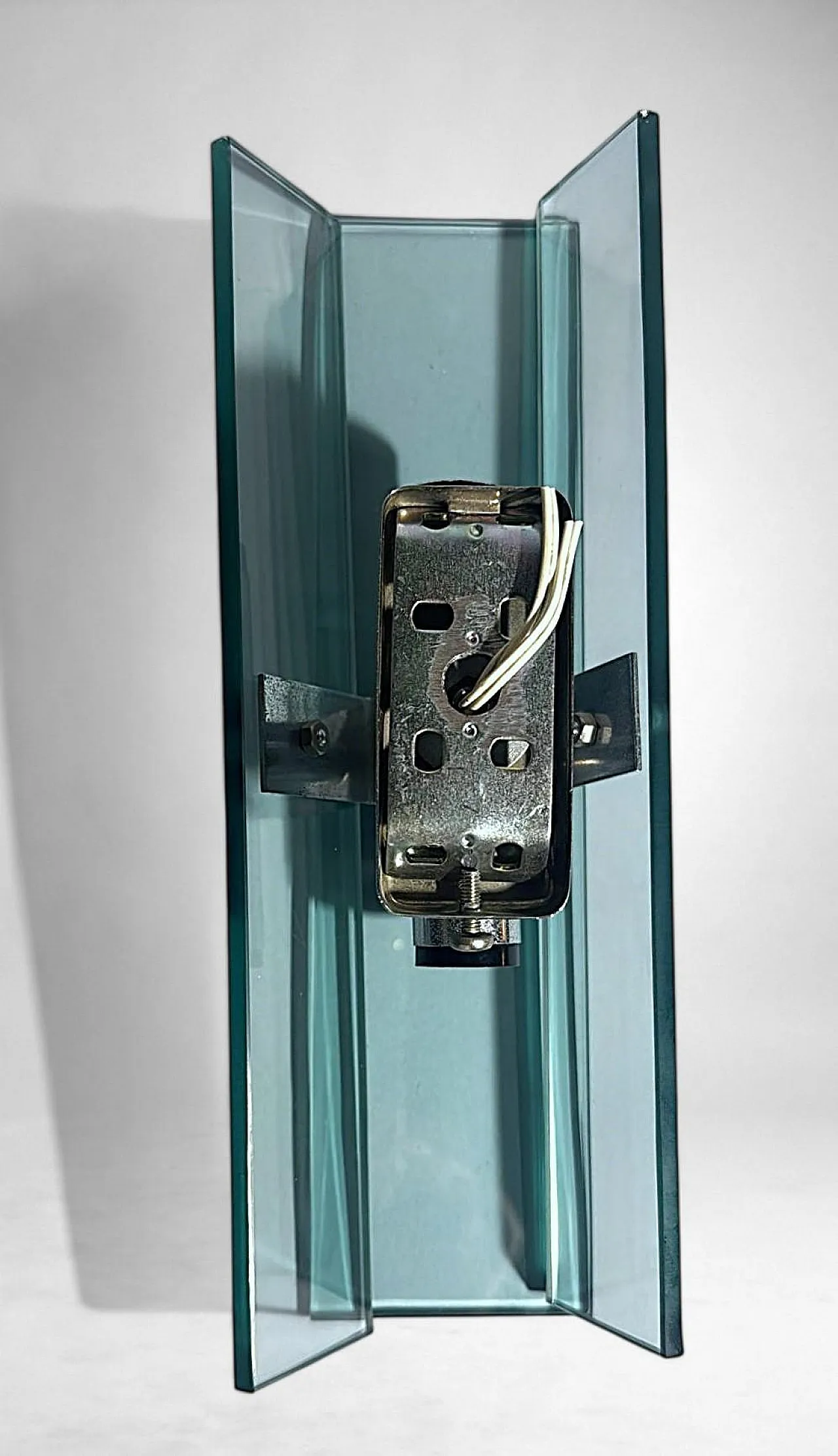 Coppia di applique in metallo cromato e cristallo temperato, anni '70 14