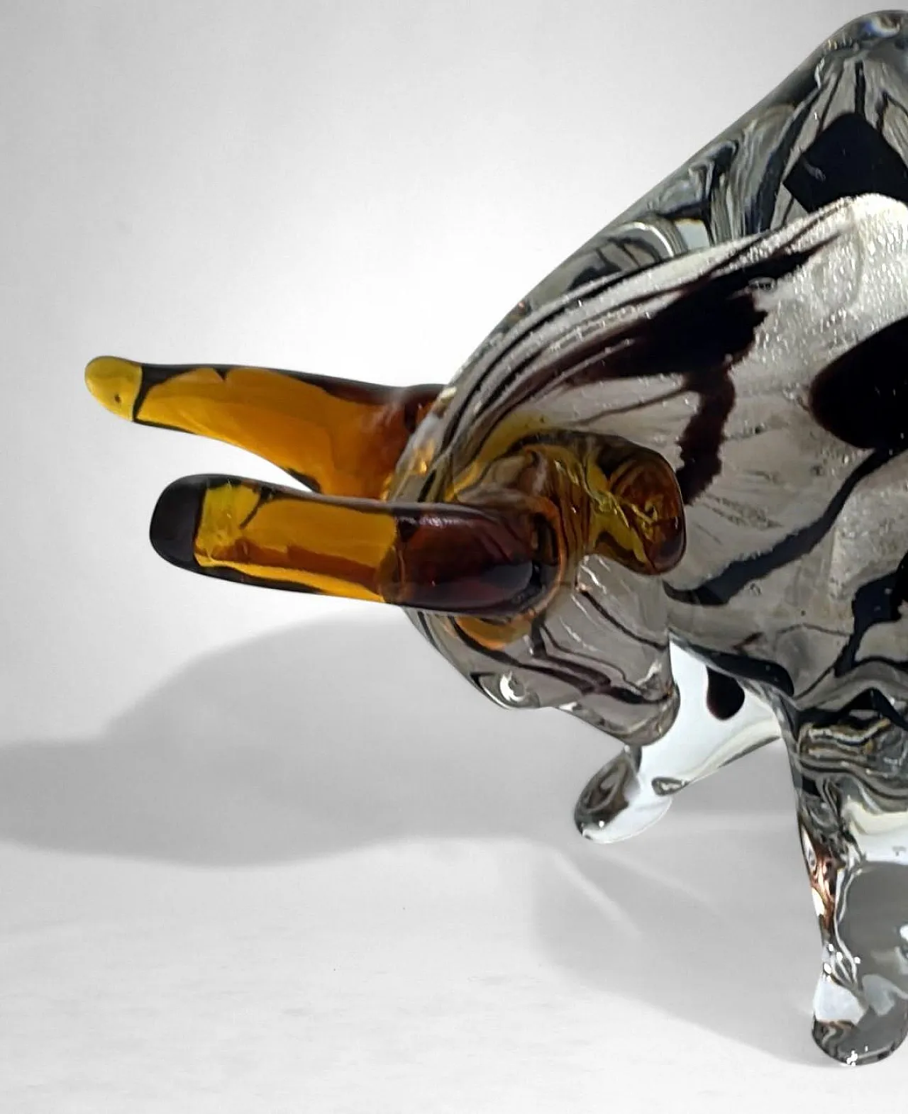 Scultura di toro in vetro di Murano sommerso, anni '70 14