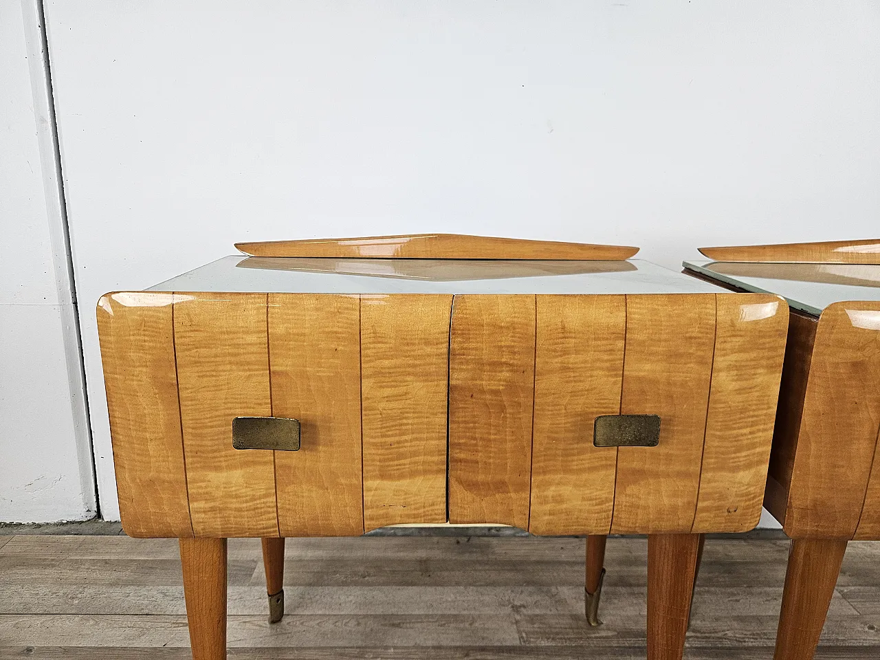 Italian bedside tables Mid Century in brass maple and decorated glass, 1950 10