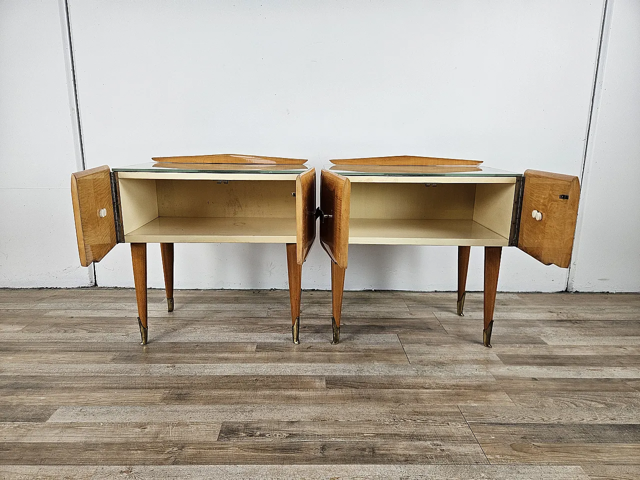 Italian bedside tables Mid Century in brass maple and decorated glass, 1950 12