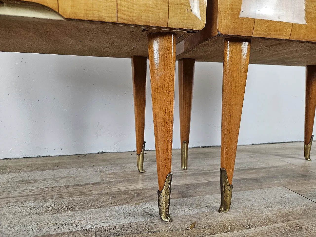 Italian bedside tables Mid Century in brass maple and decorated glass, 1950 15