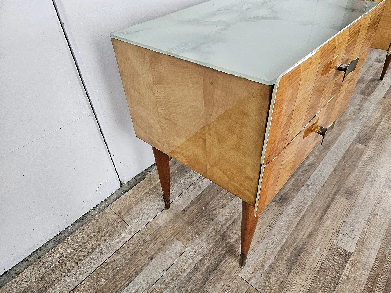 Italian chest of drawers Mid Century in maple and brass, 1950 3