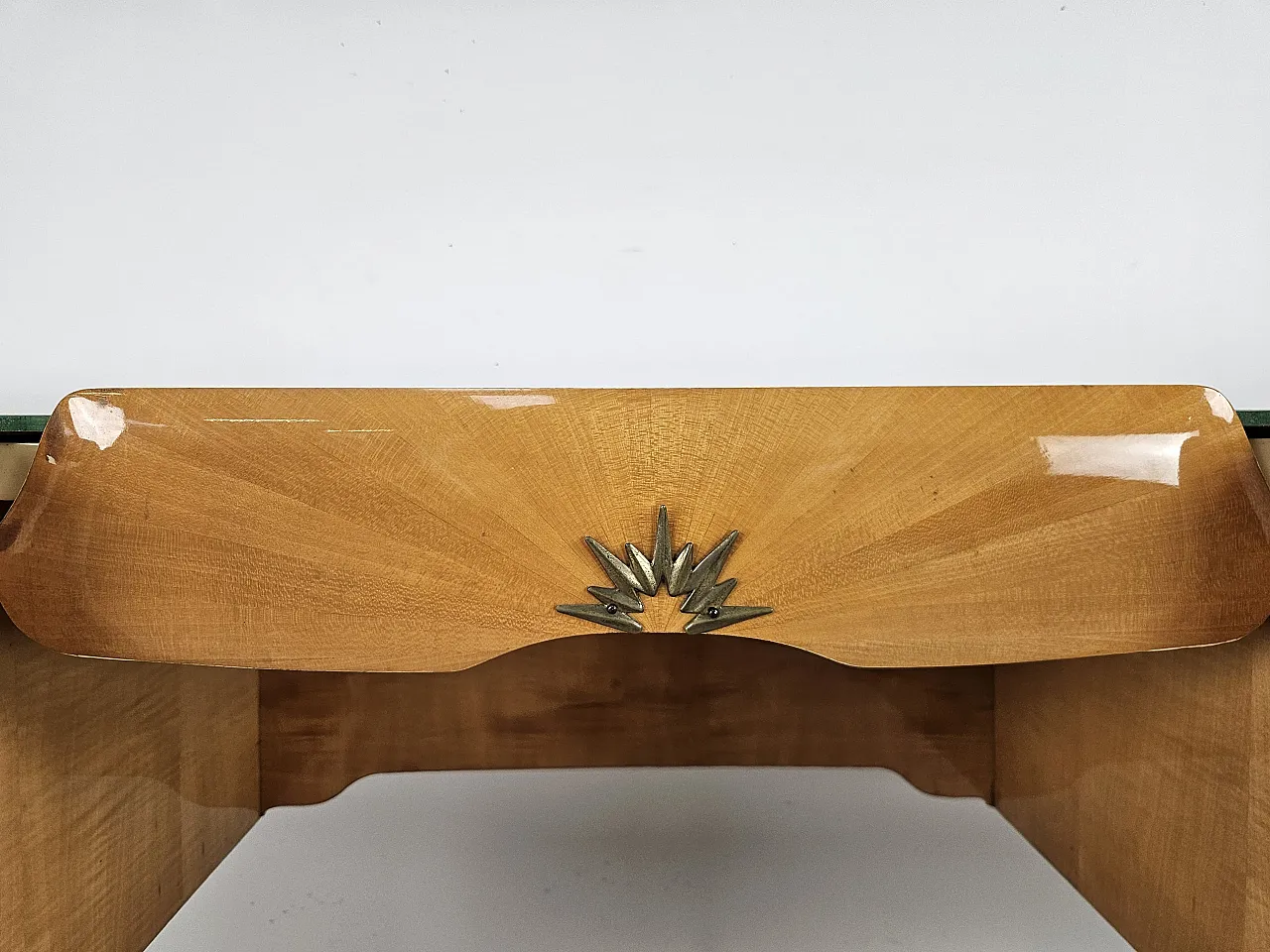 Italian chest of drawers Mid Century in maple and brass, 1950 17