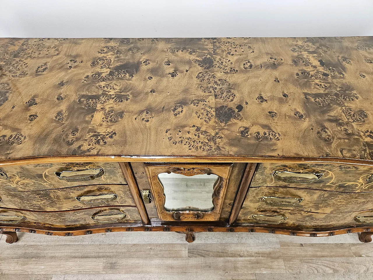 Cassettiera Chippendale sei cassetti e anta specchiata, anni '50 6