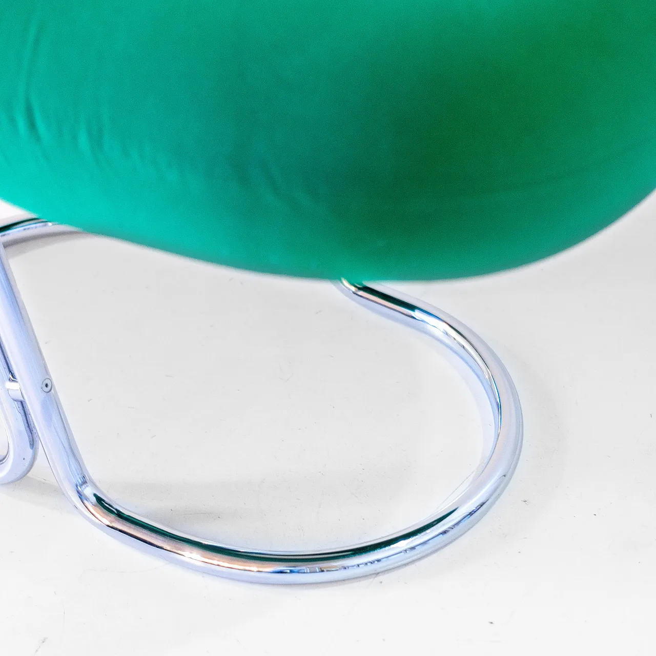Sedia in stile Space Age in velluto verde e acciaio, Renato Zevi 12