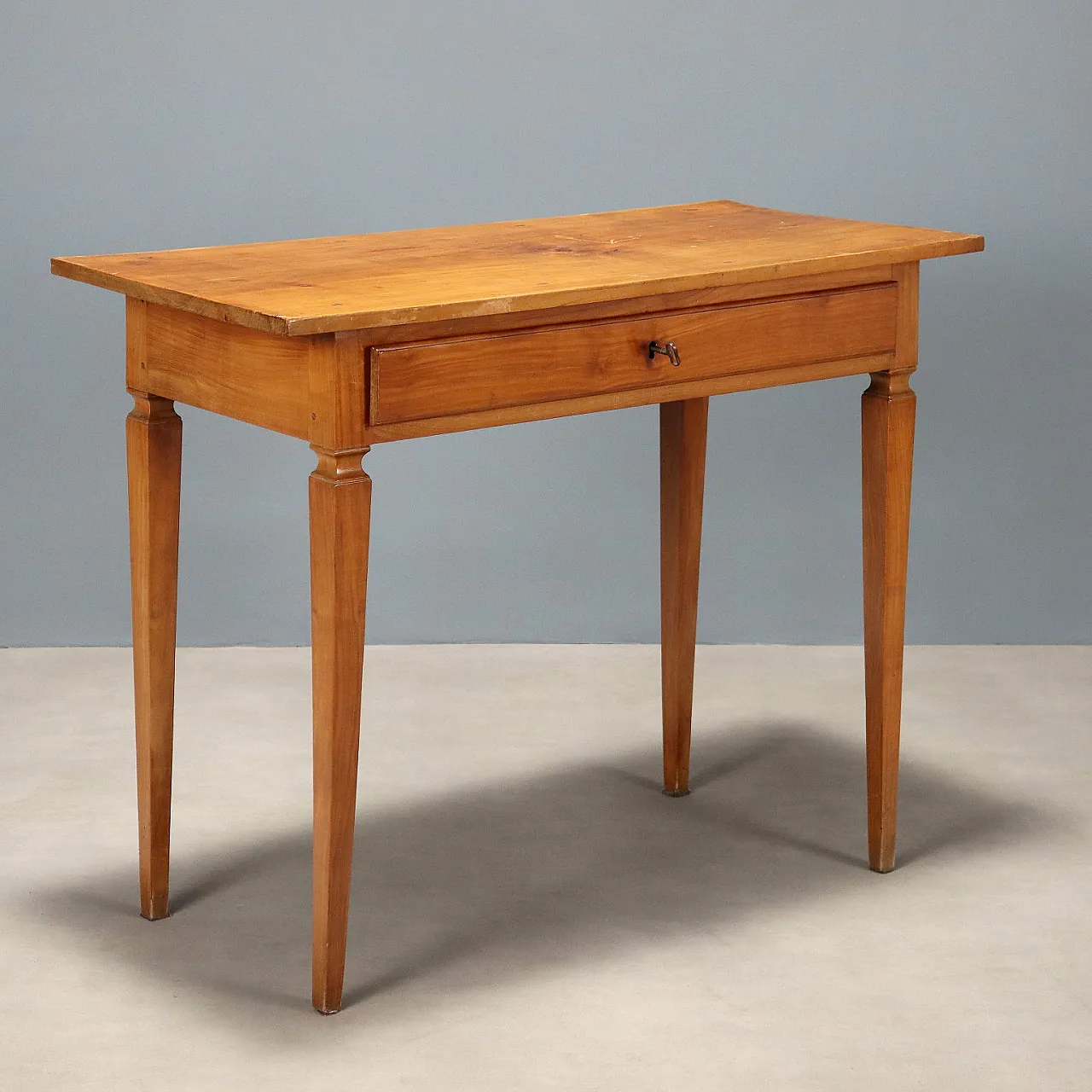 Scrivania in ciliegio con cassetto, '700 1