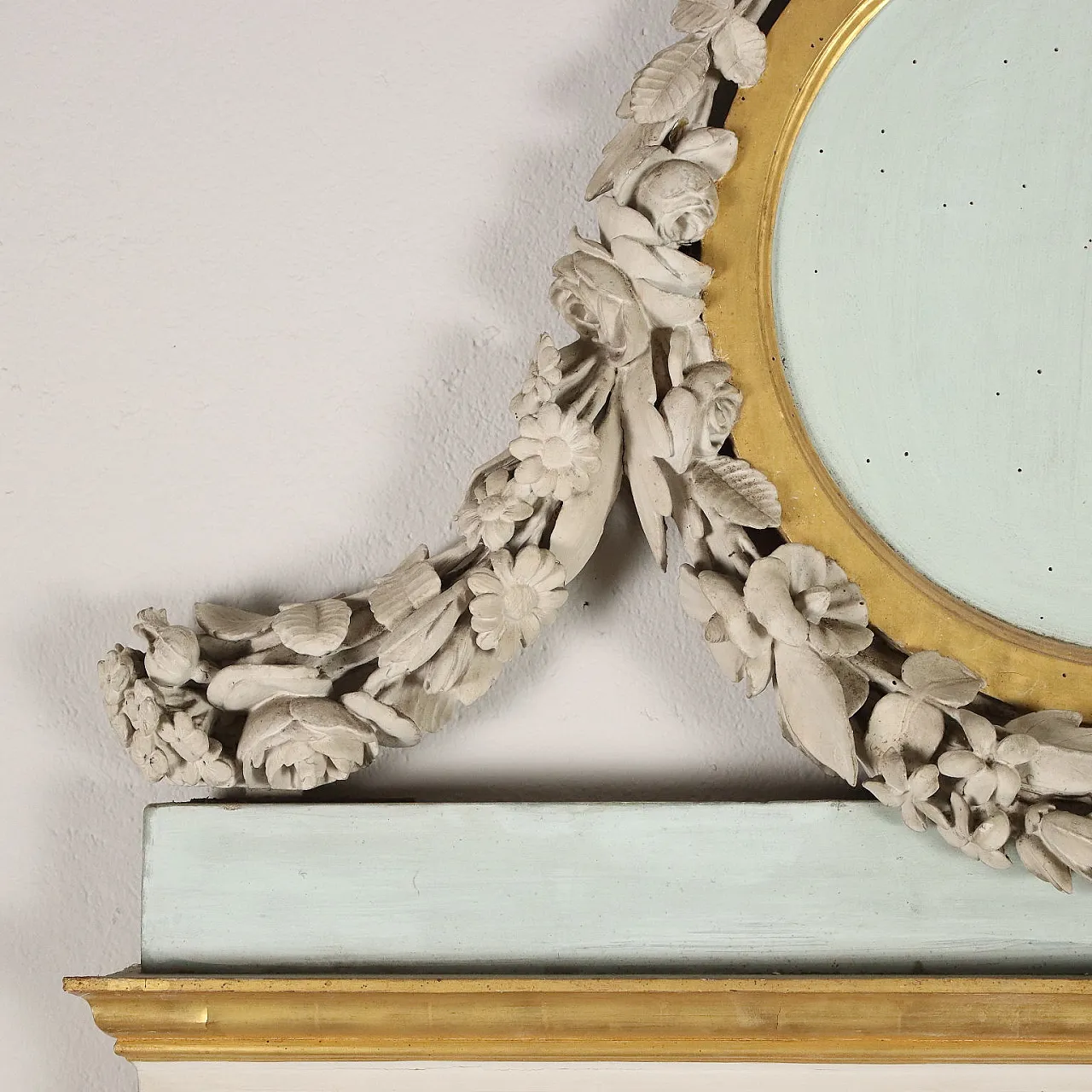 Specchio Neoclassico in legno intagliato, laccato e dorato, fine '700 6